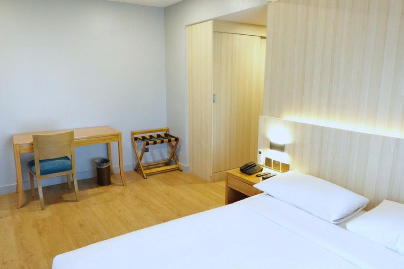 Refreshed Three Bedroom Suite - Photo 3