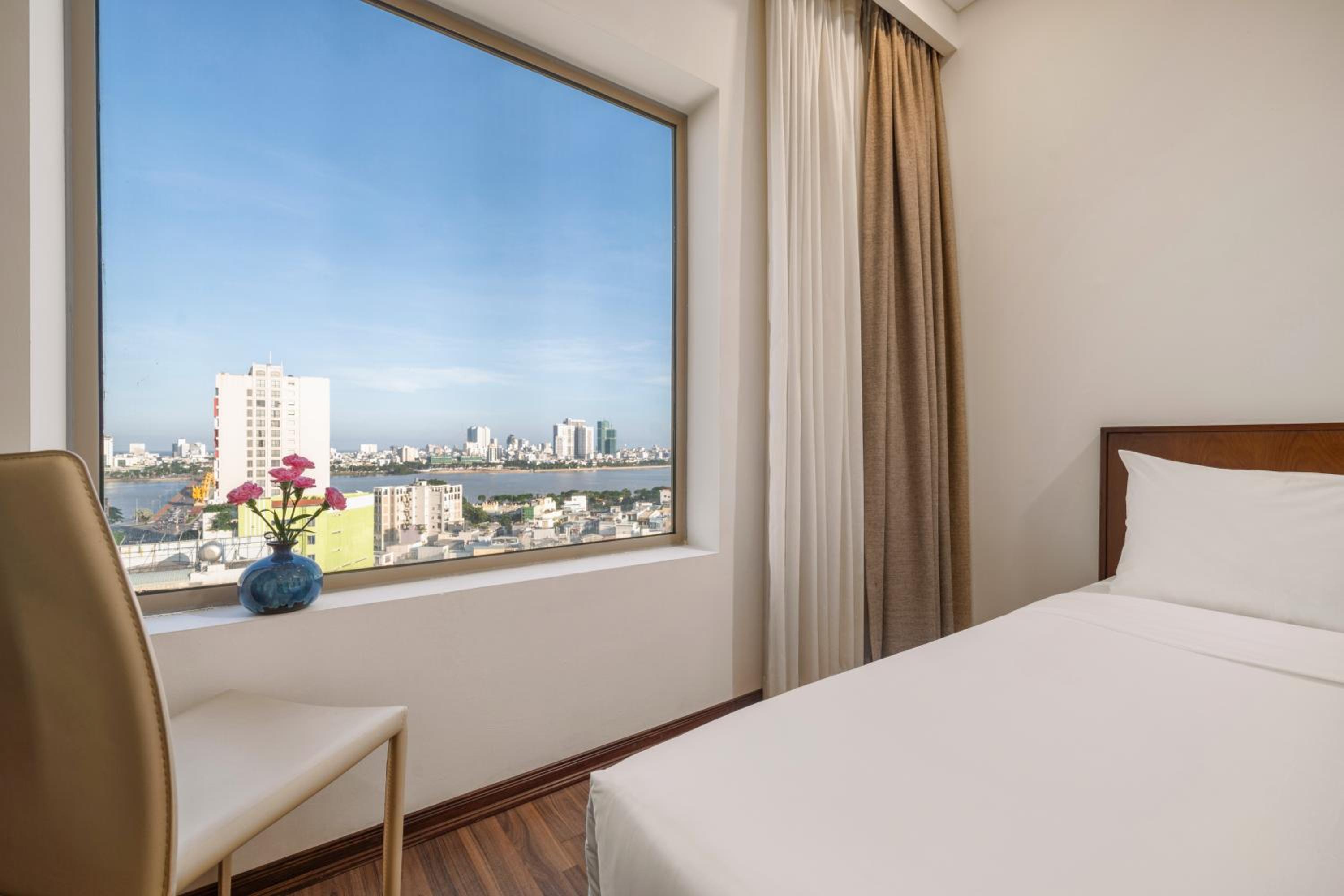 Deluxe Twin Room with River View - Photo 2