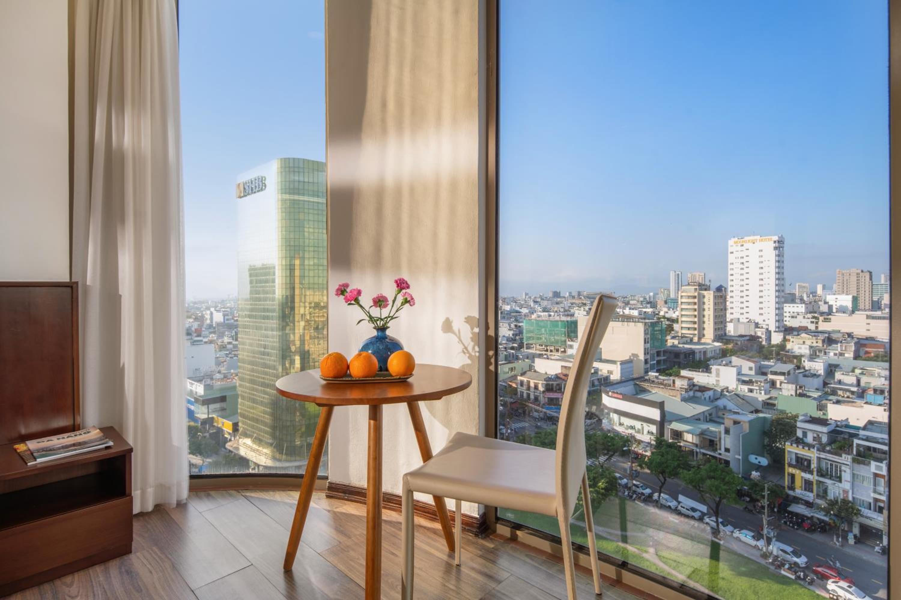 Executive City View - Photo 4