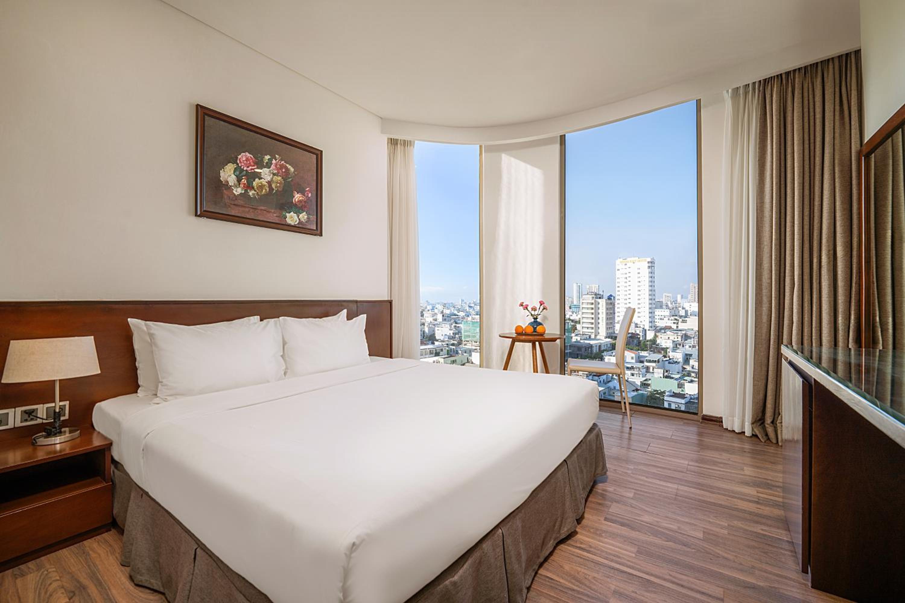 Executive City View - Photo 1