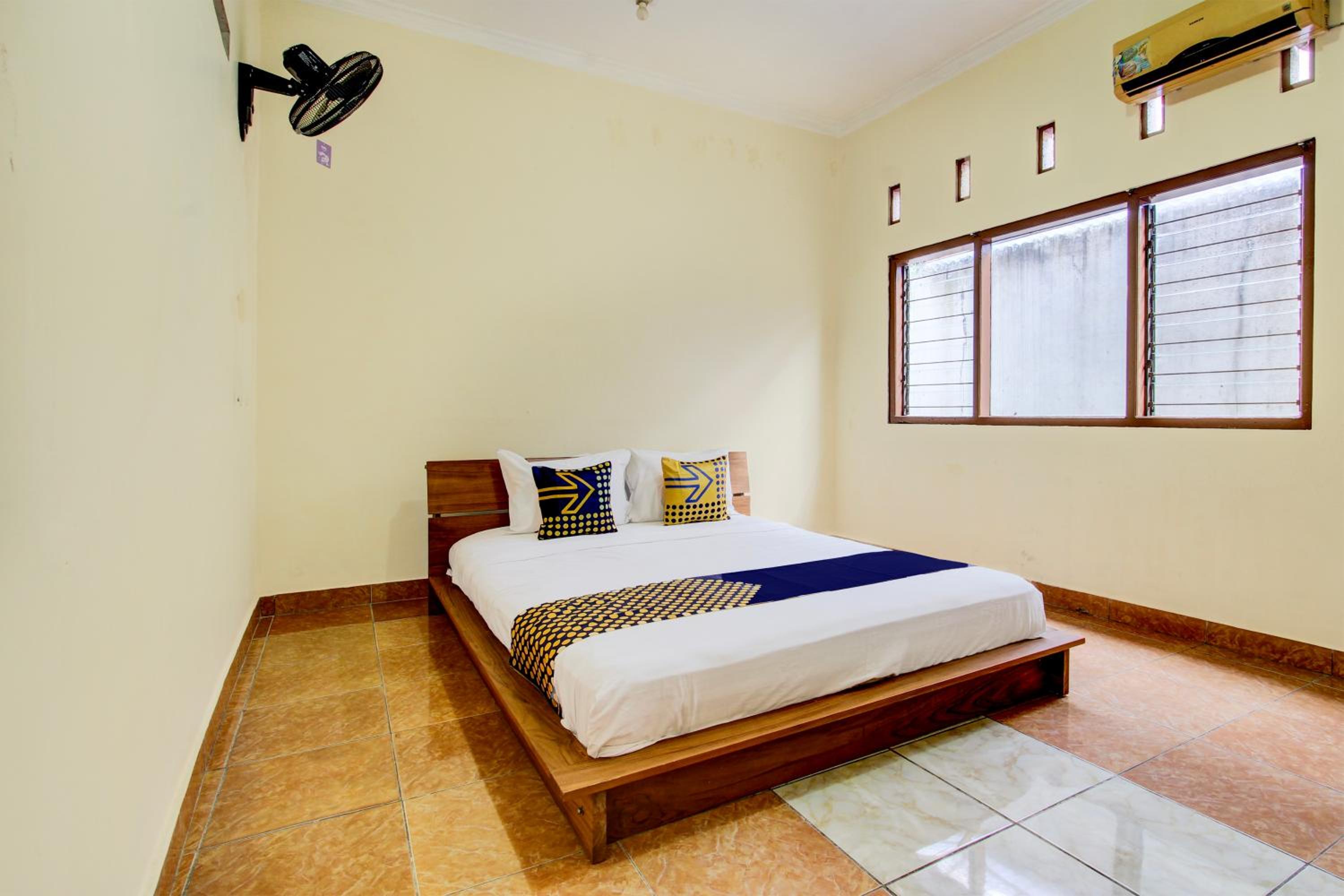Budget Double Room photo 1