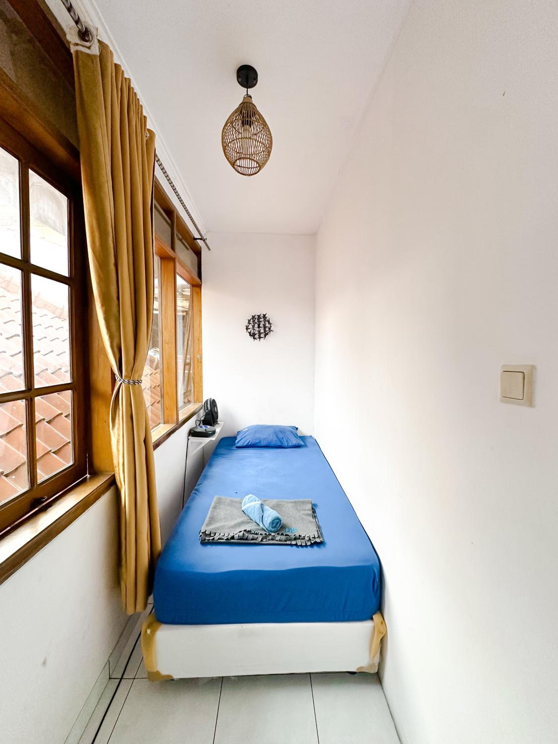Single Room with Shared Bathroom photo 1