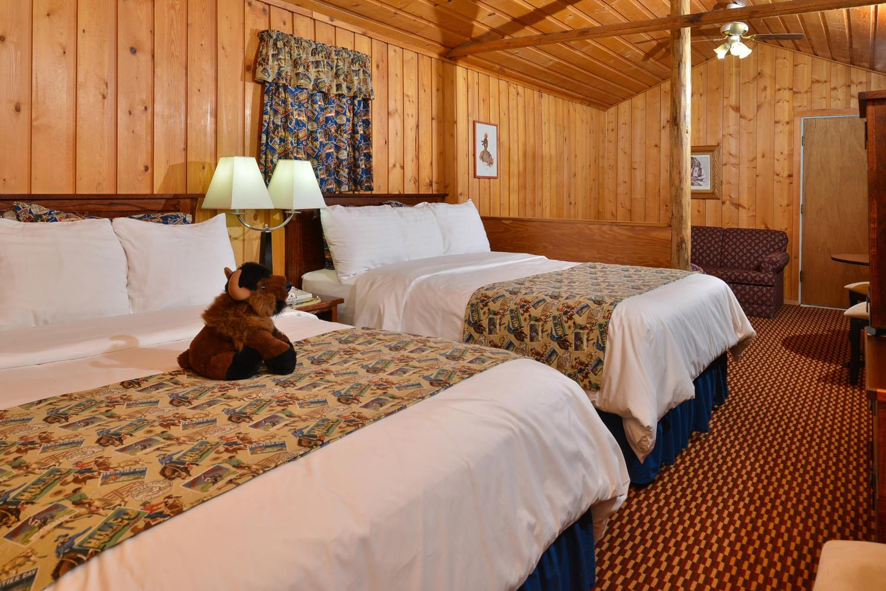 One-Bedroom Cabin - Photo 7