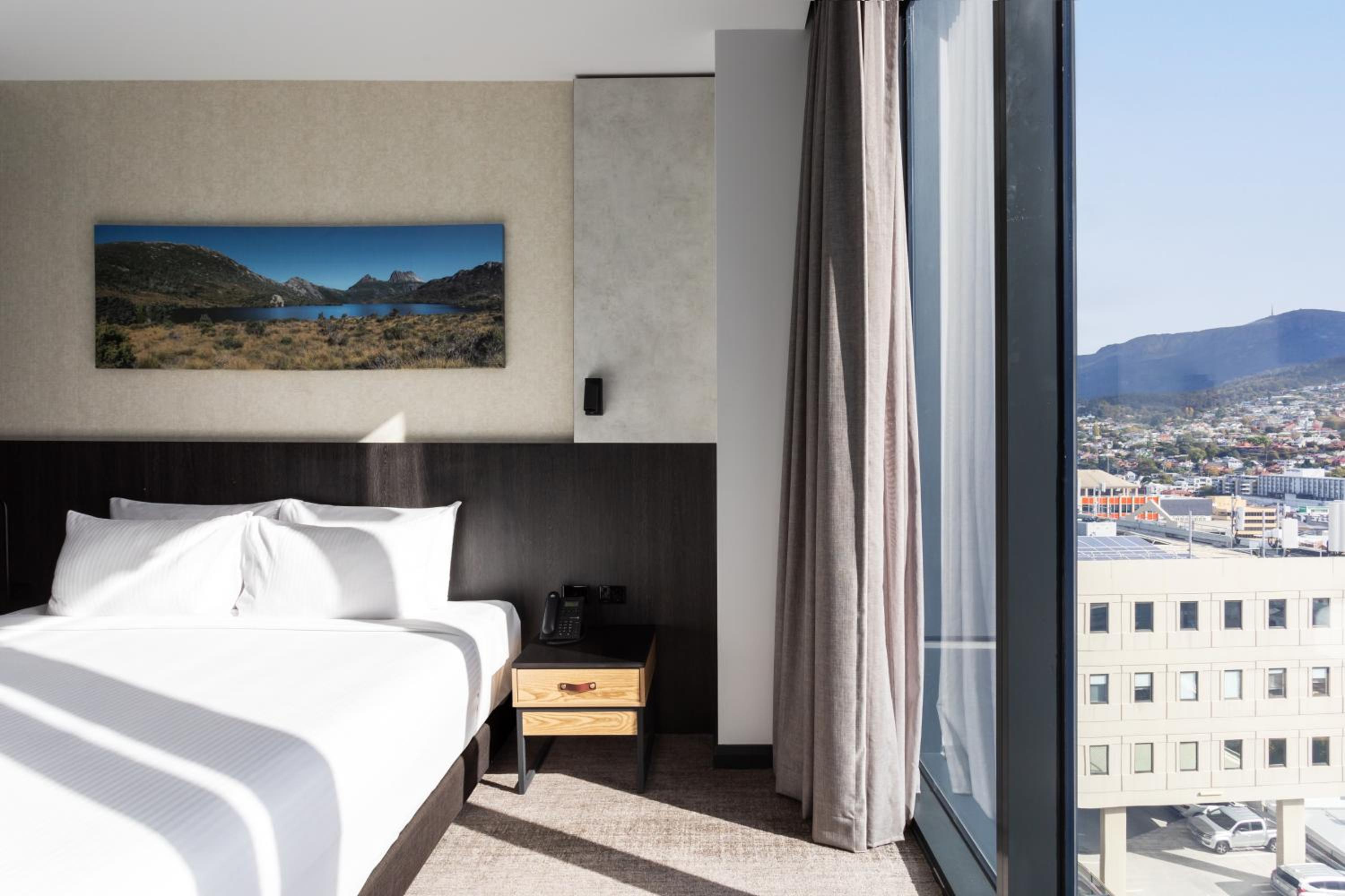 Superior King Room City View  - Photo 7