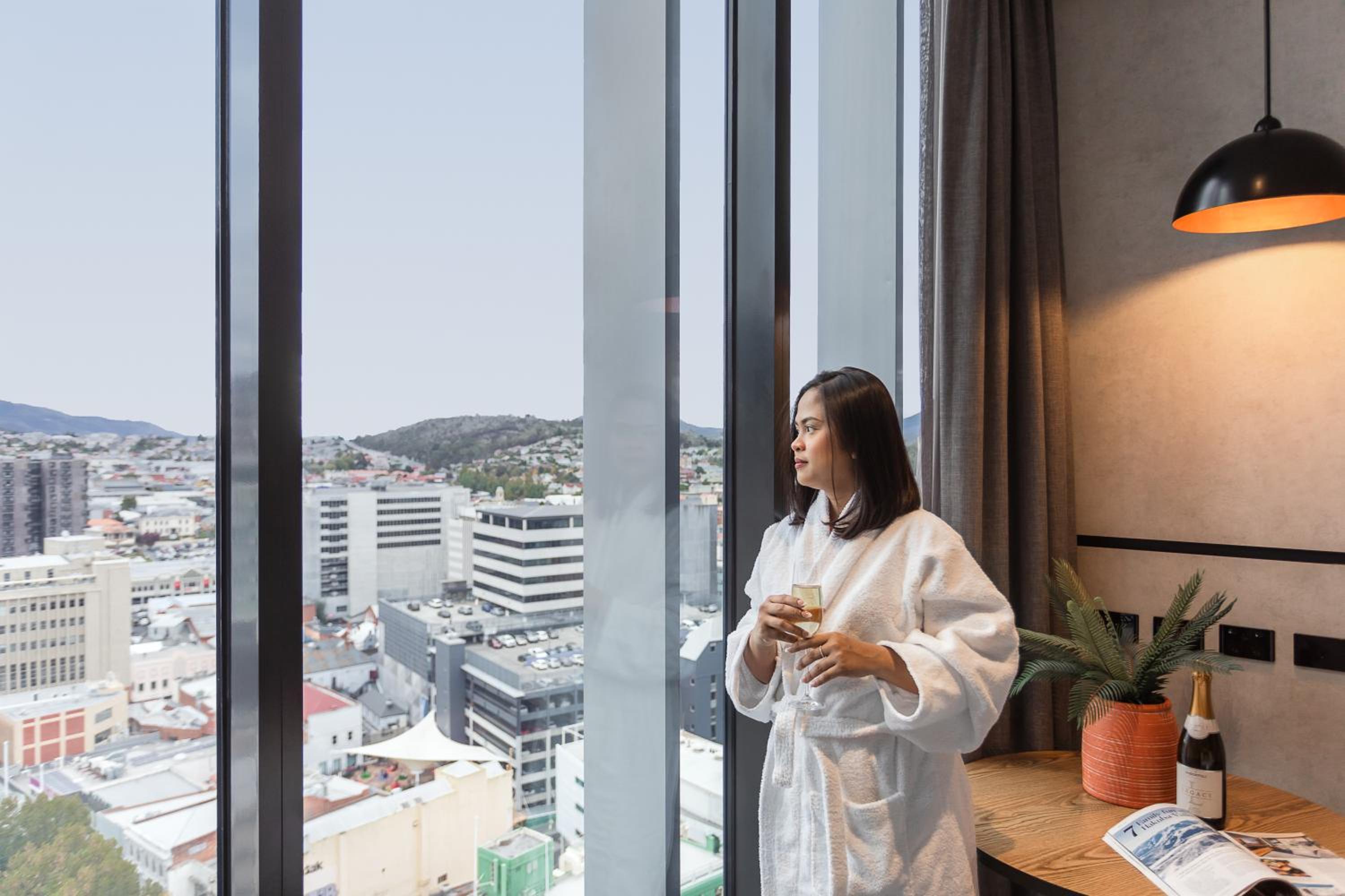 Superior King Room City View  - Photo 3