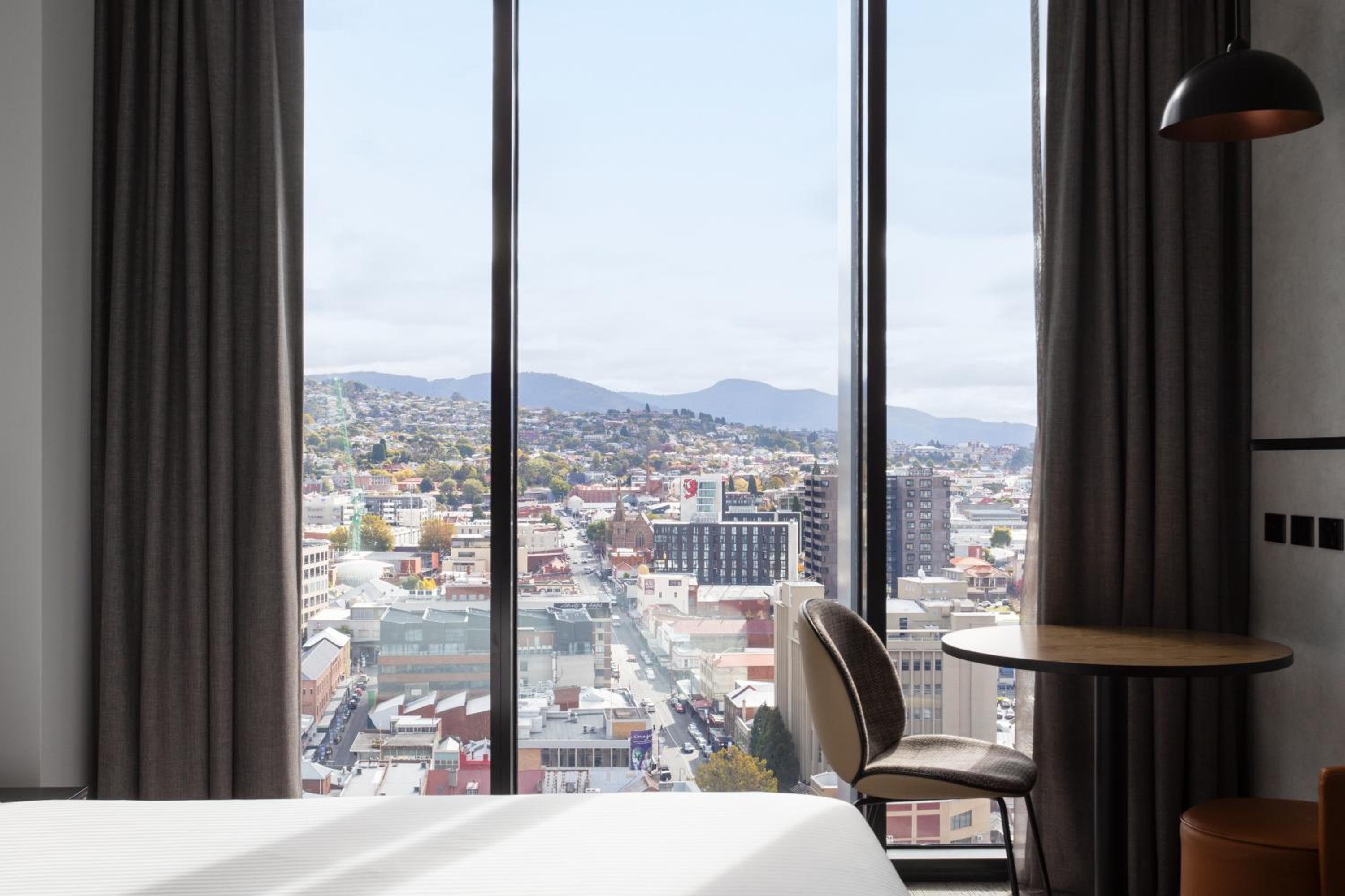 Superior King Room City View  - Photo 4