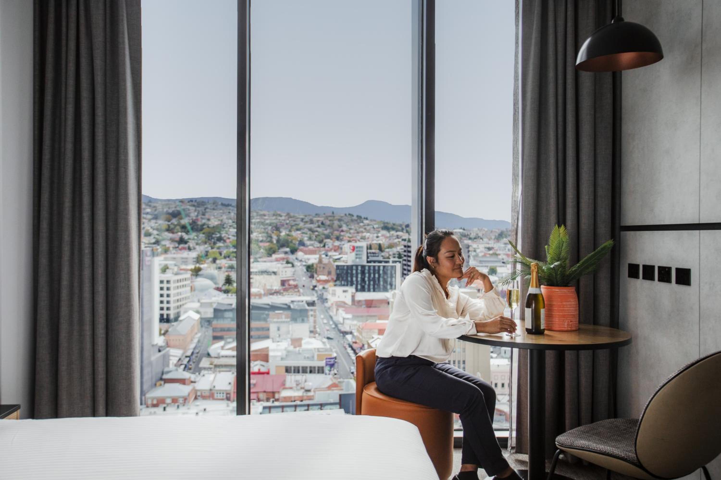 Superior King Room City View  - Photo 9