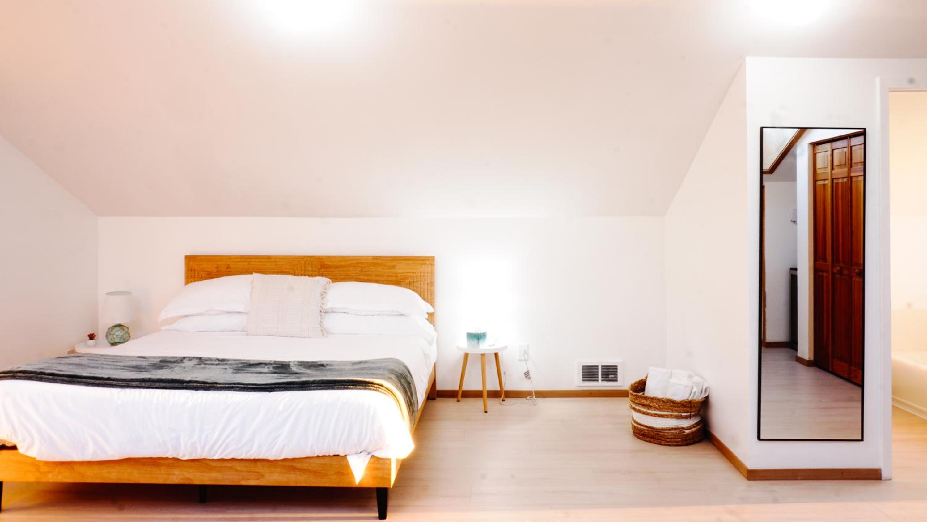 Seven-Bedroom House photo 2