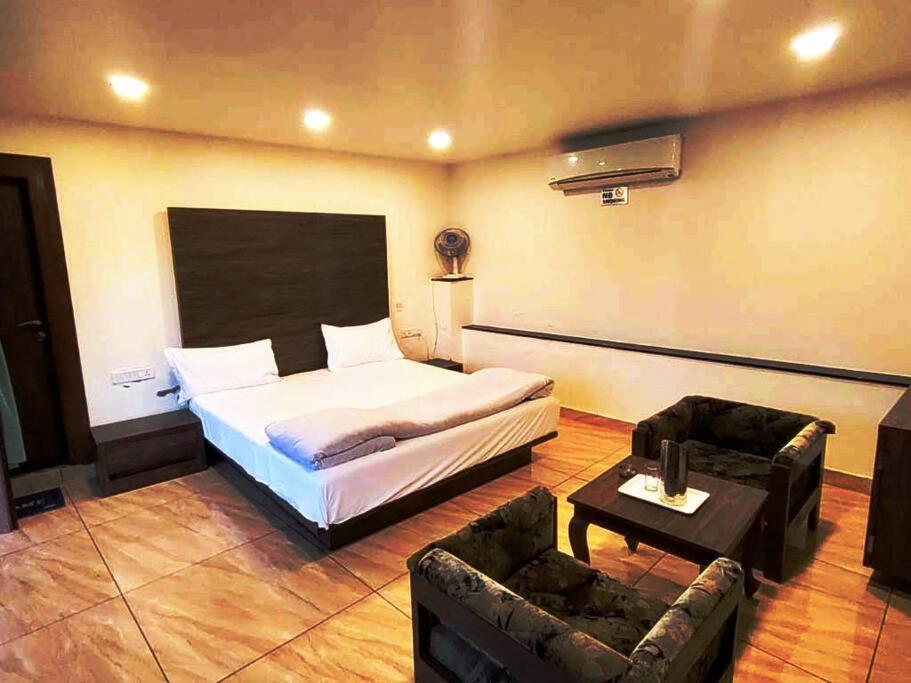 Deluxe Double Room with Balcony photo 1