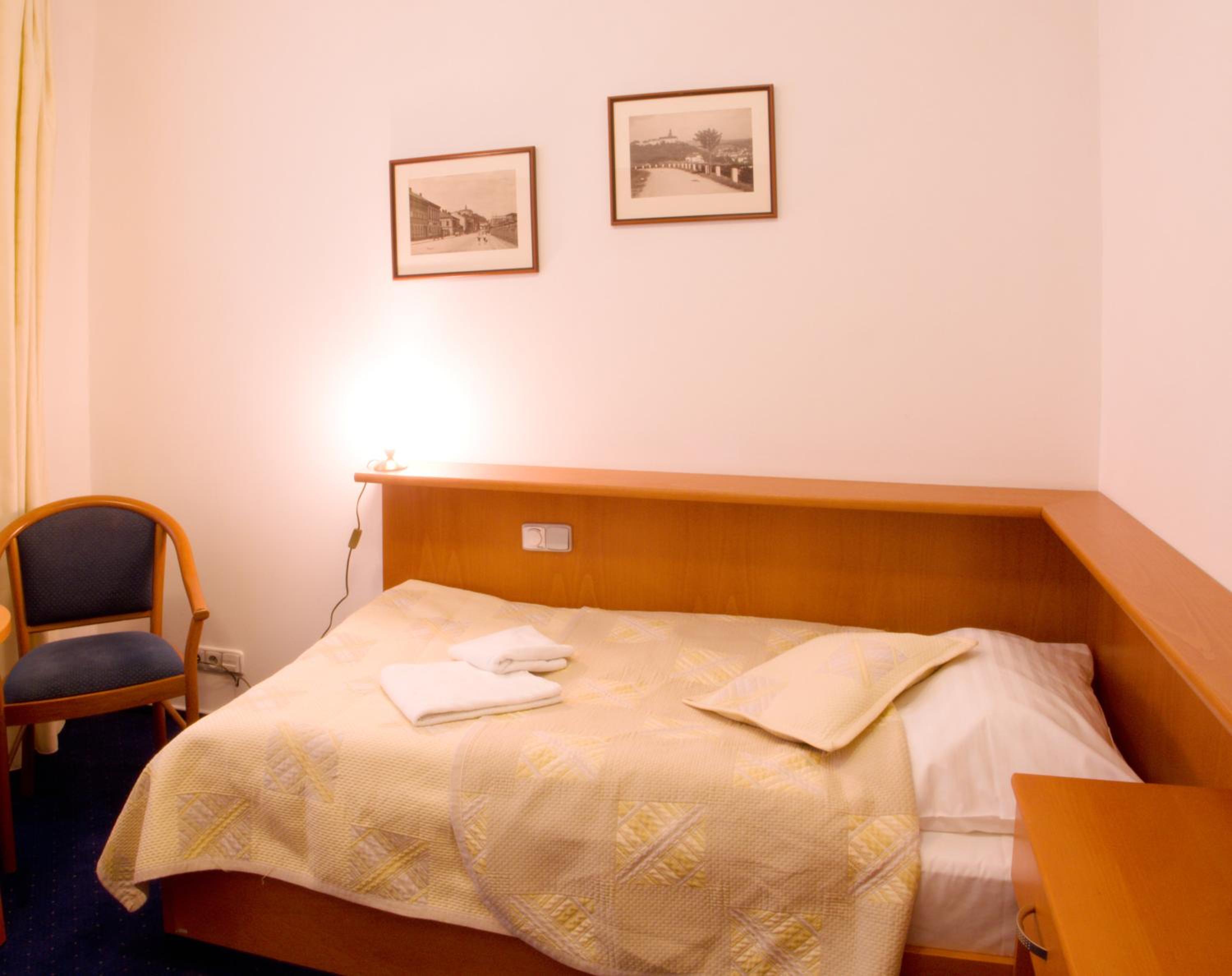 Single Room photo 2