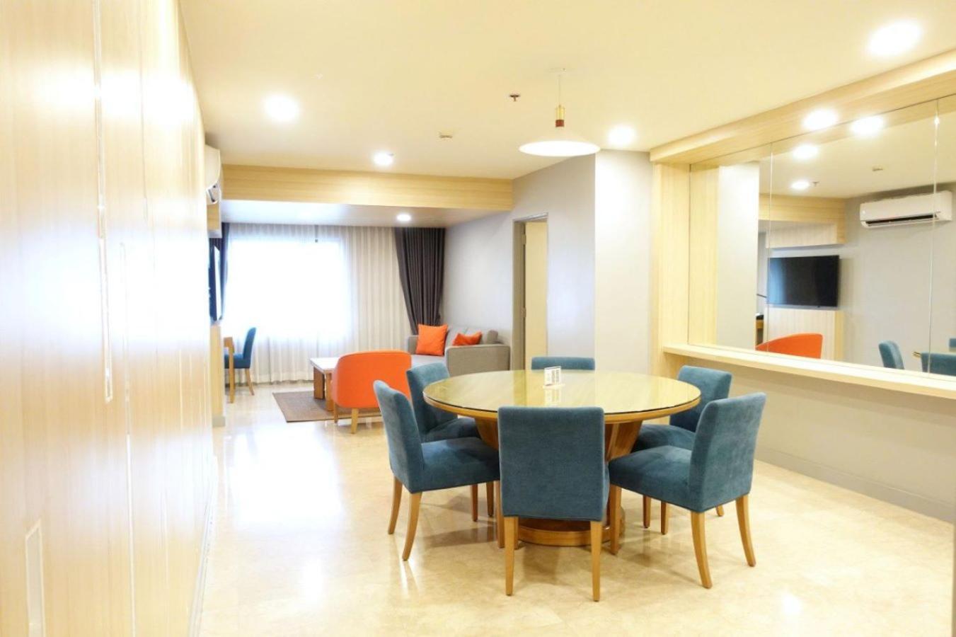 Refreshed Three Bedroom Suite - Photo 4