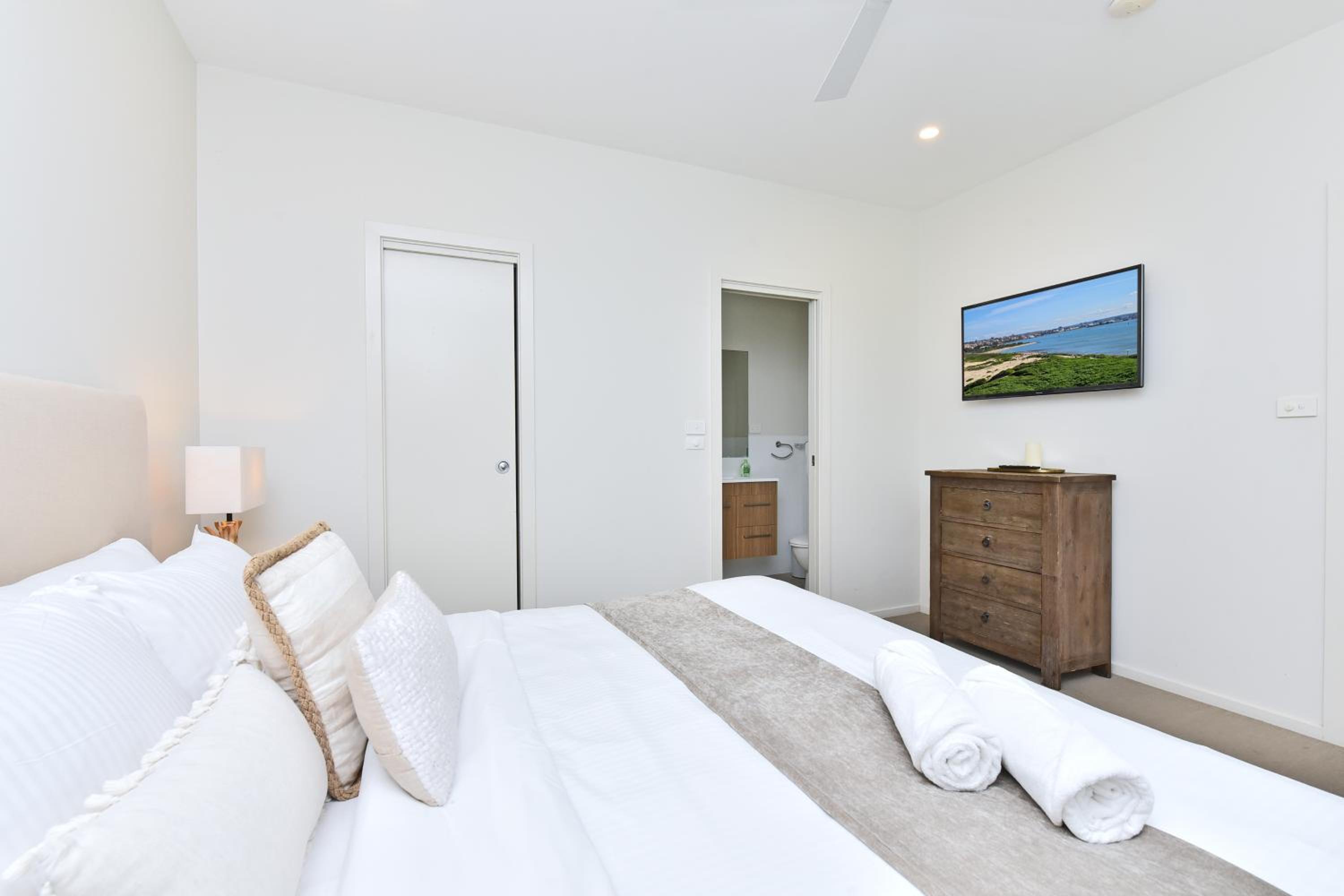 Two Bedroom Ocean Villa Beachside 11 photo 1