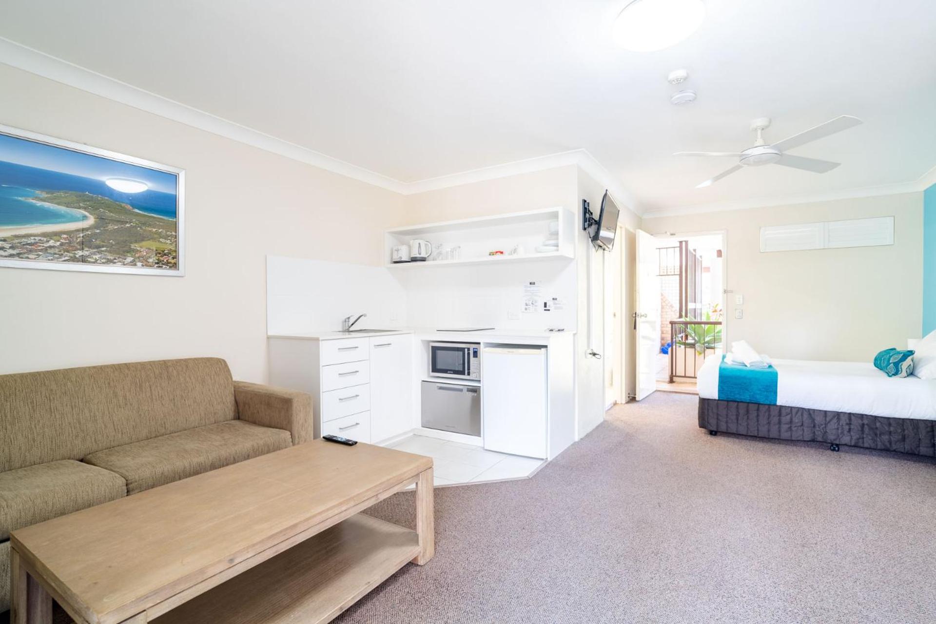 Family Room with Balcony photo 3