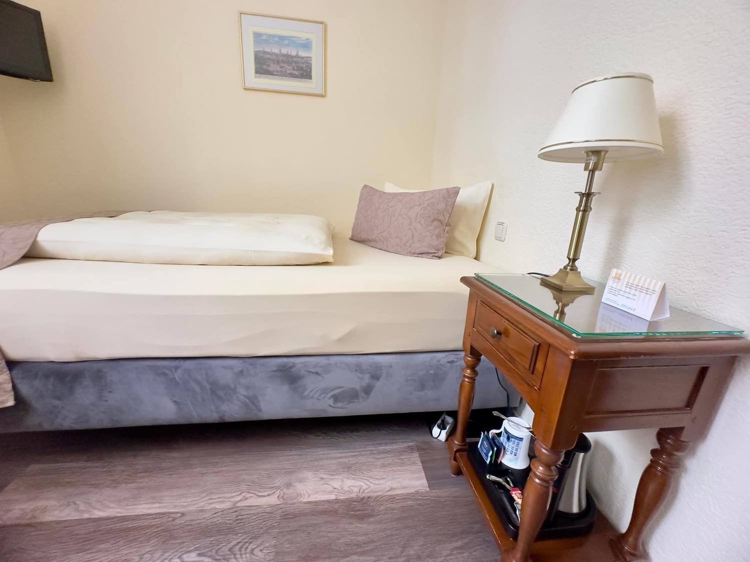 Single Room photo 3