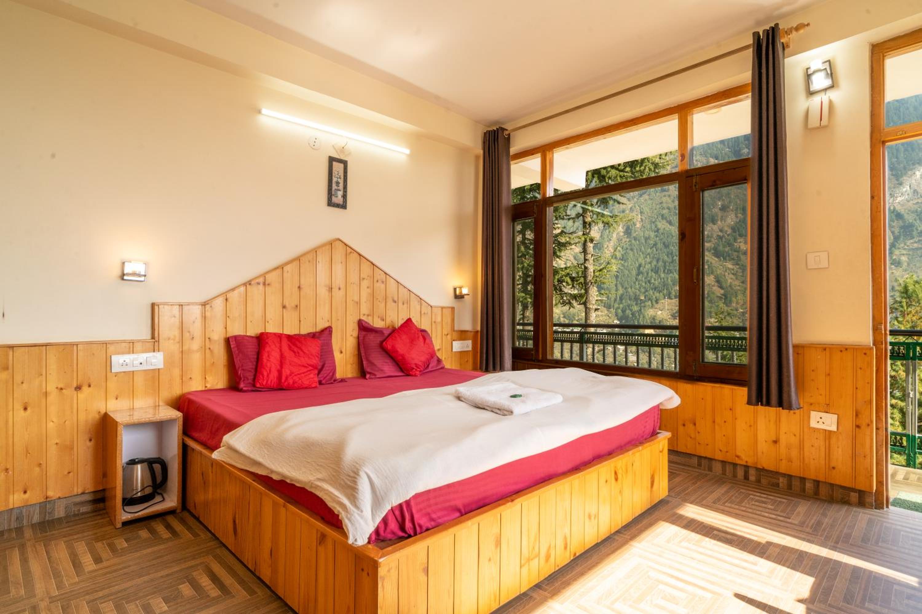 Deluxe Double Room - Photo 16