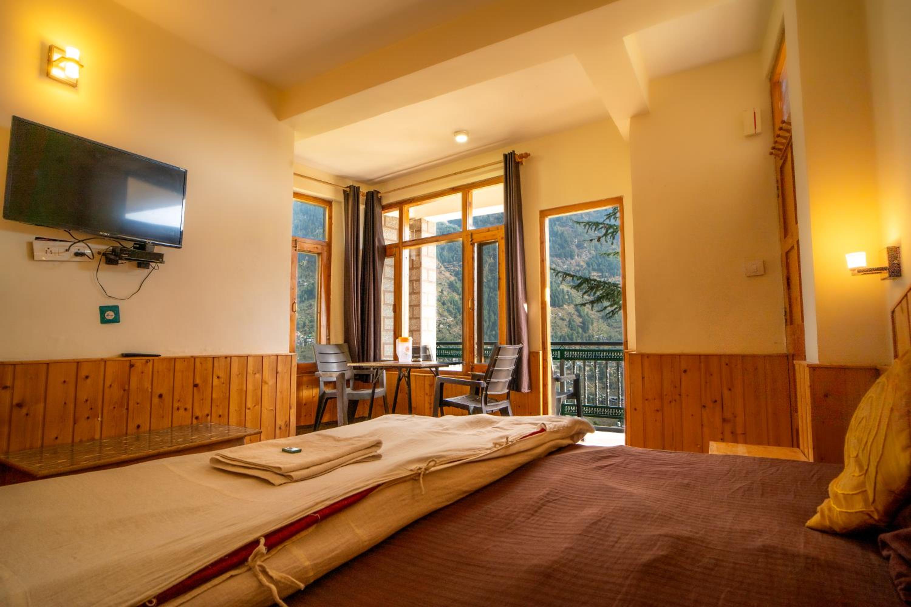 Deluxe Double Room - Photo 14