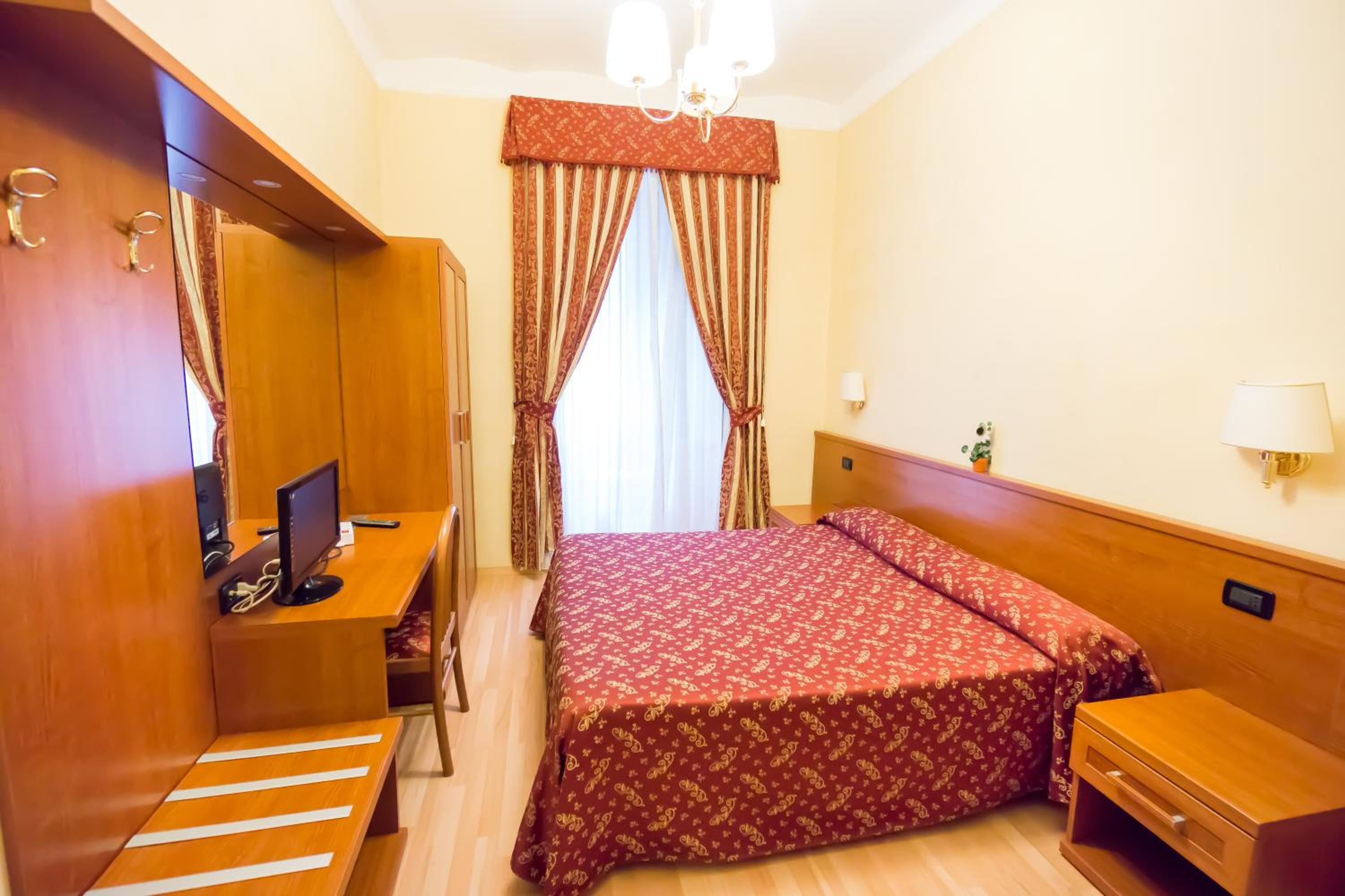 Double or Twin Room photo 1