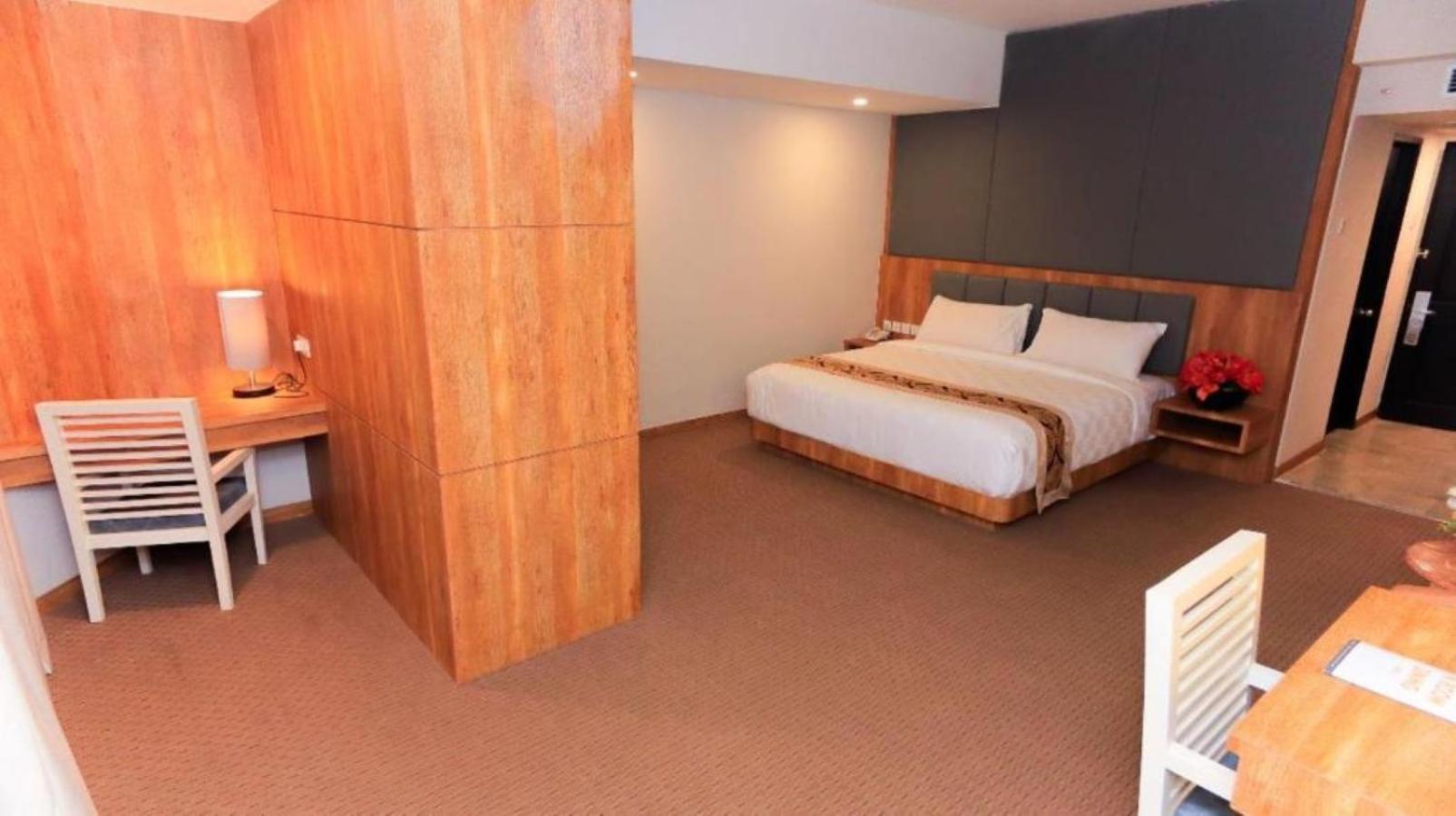 Grand Deluxe Room - Photo 1