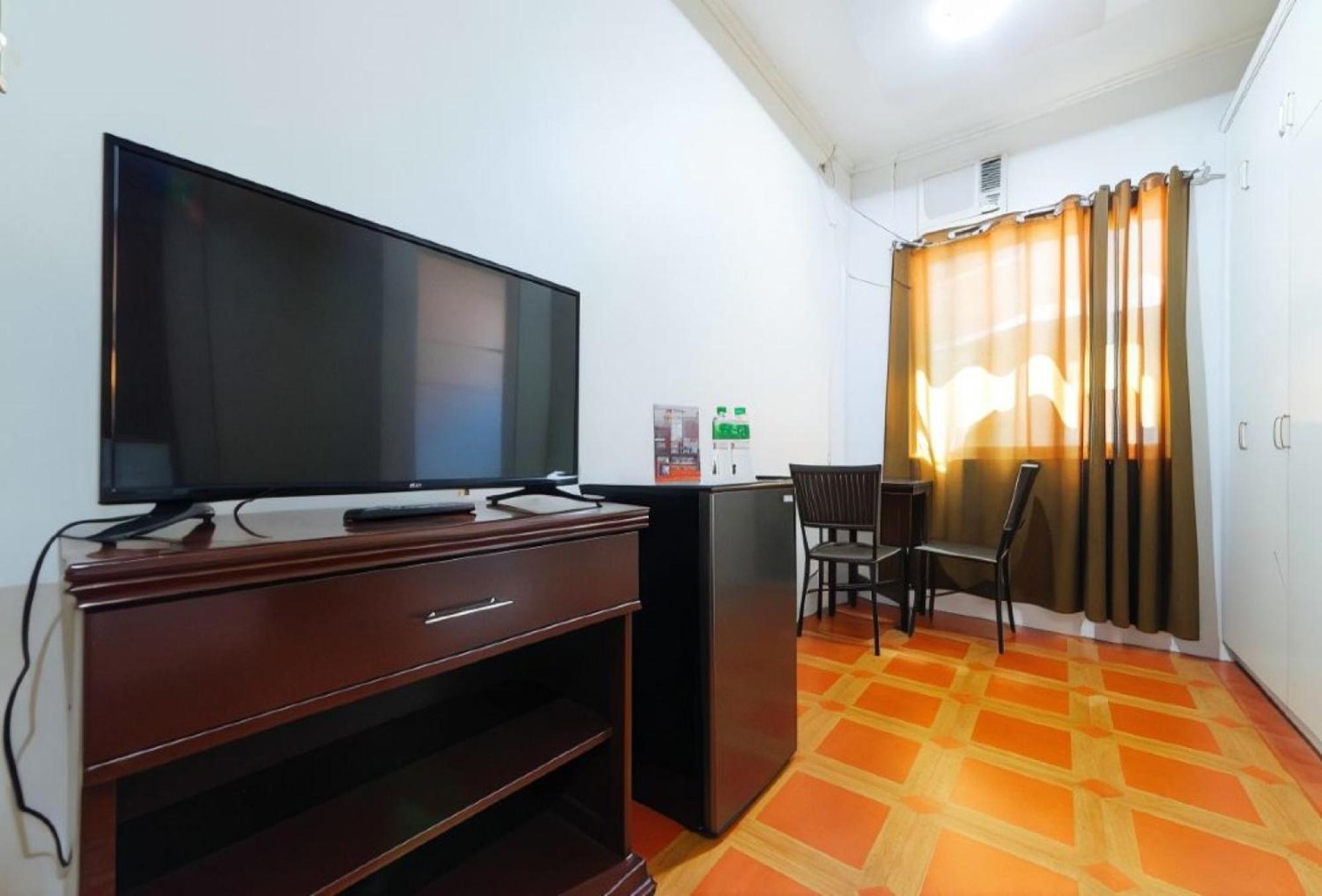 Deluxe Room - Photo 5