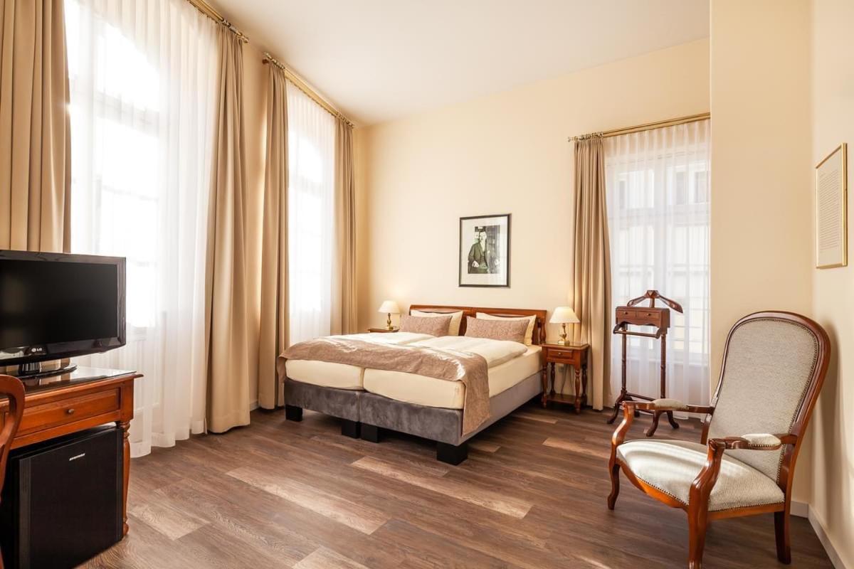 Double Room - Photo 5