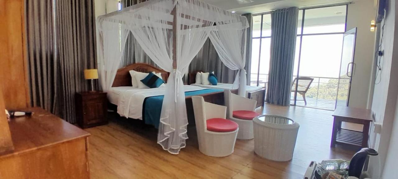 Deluxe Double Room with Balcony photo 1