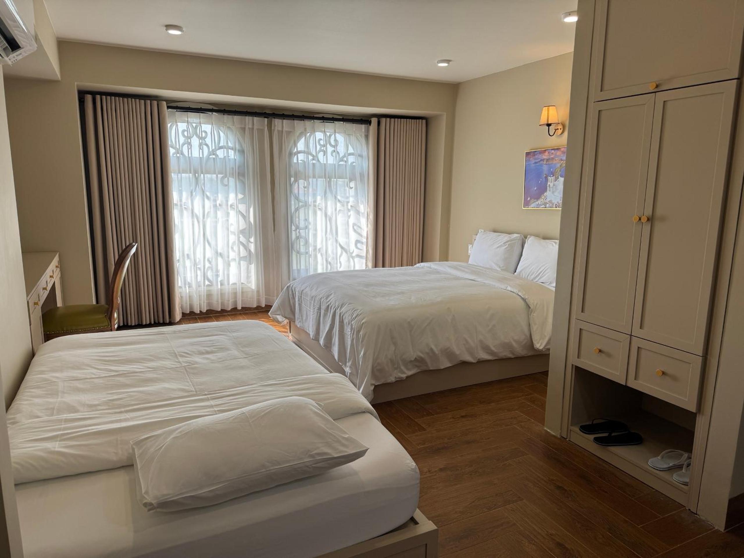 Triple Room With City View