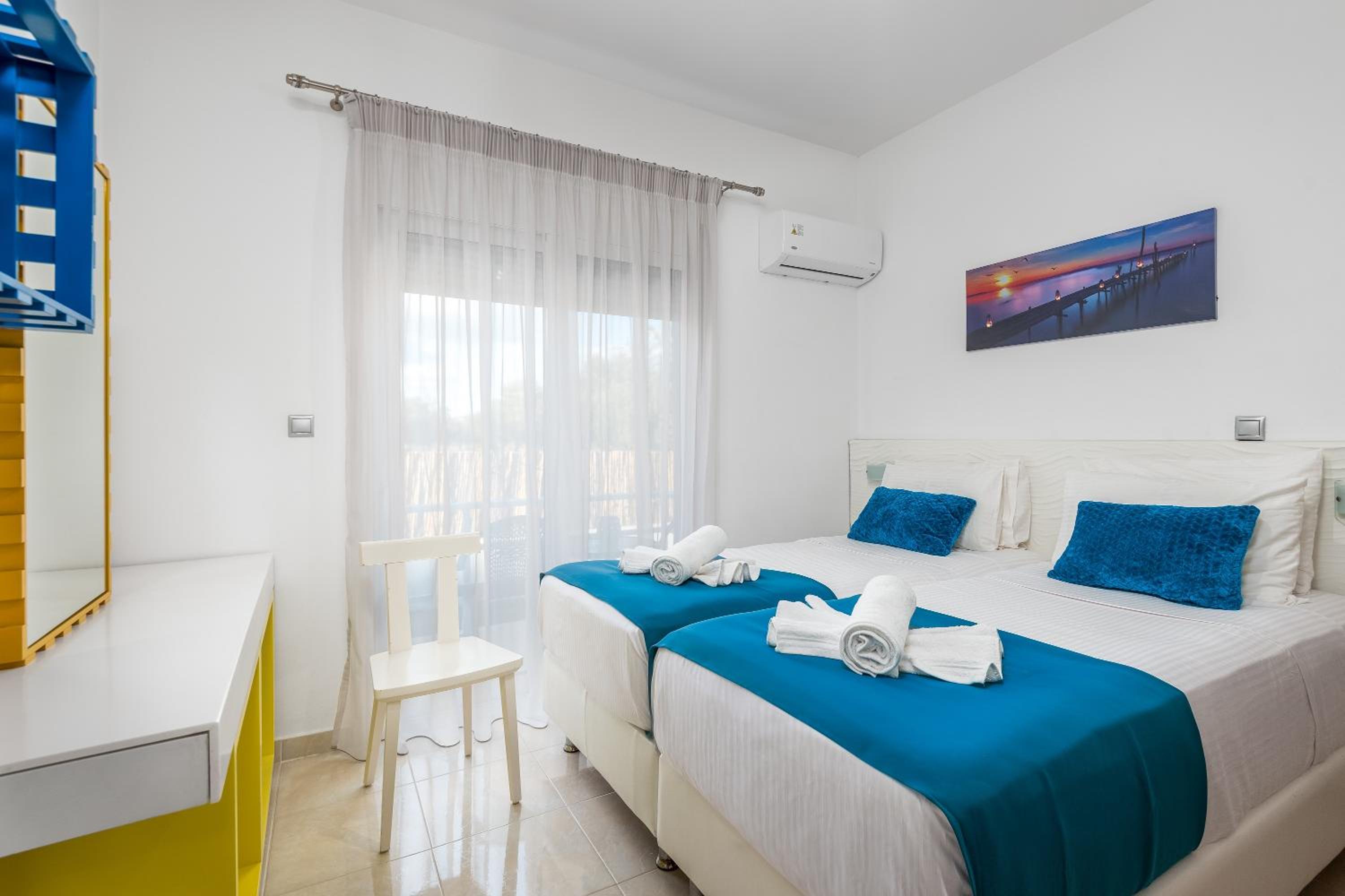 Three-Bedroom Villa photo 1