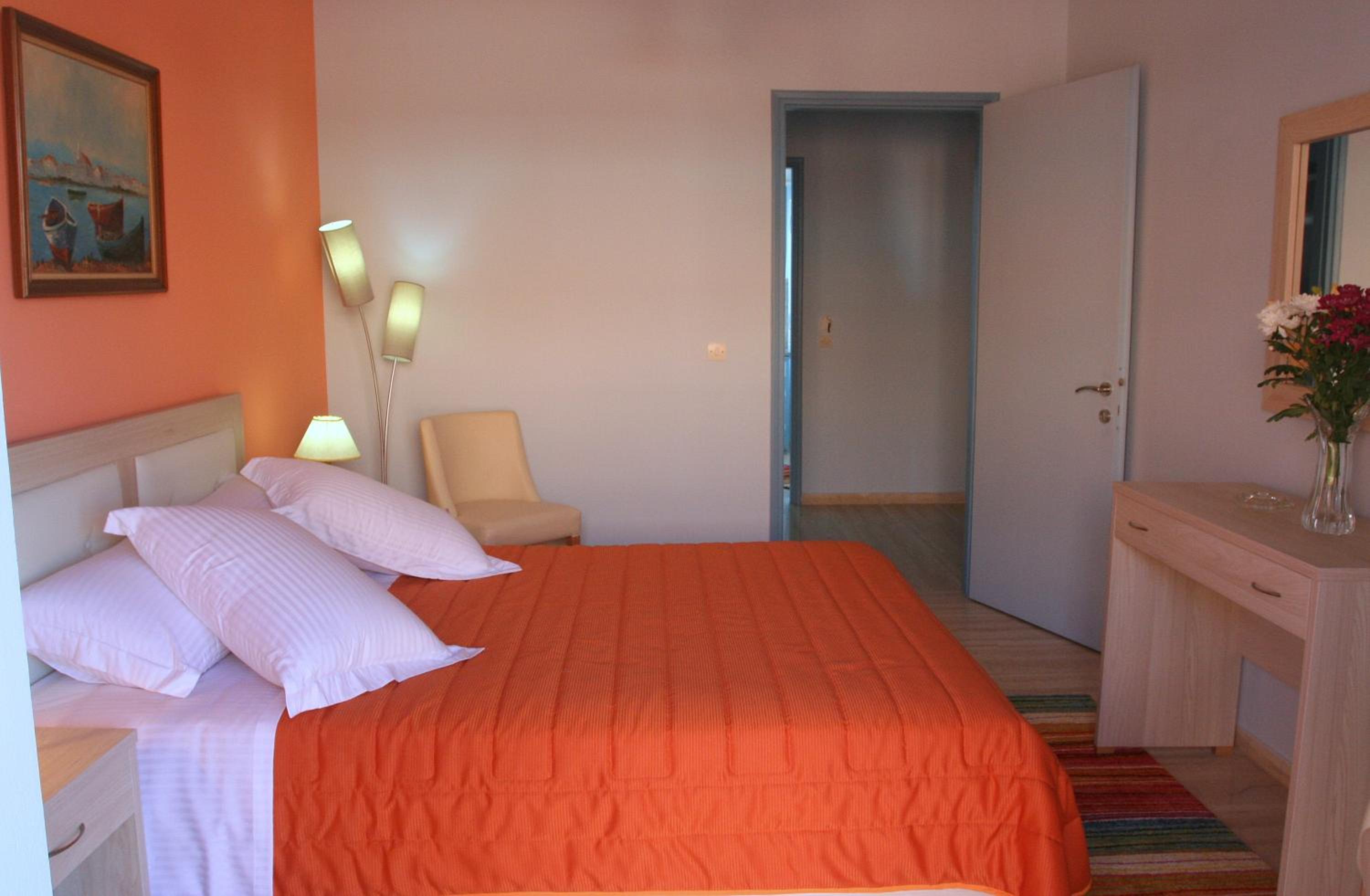 Deluxe One-Bedroom Apartment with Double Bed photo 3