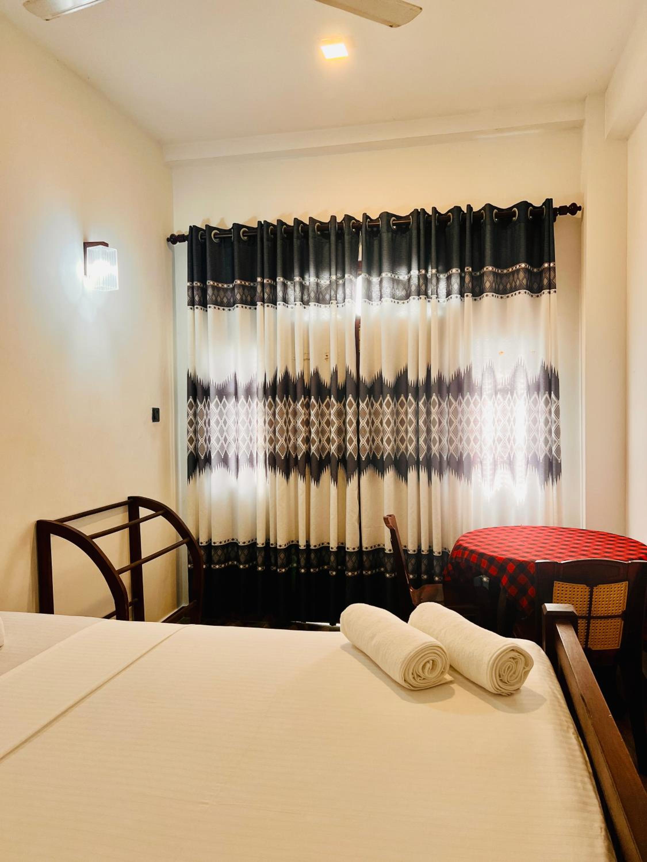 Budget Double Room photo 3