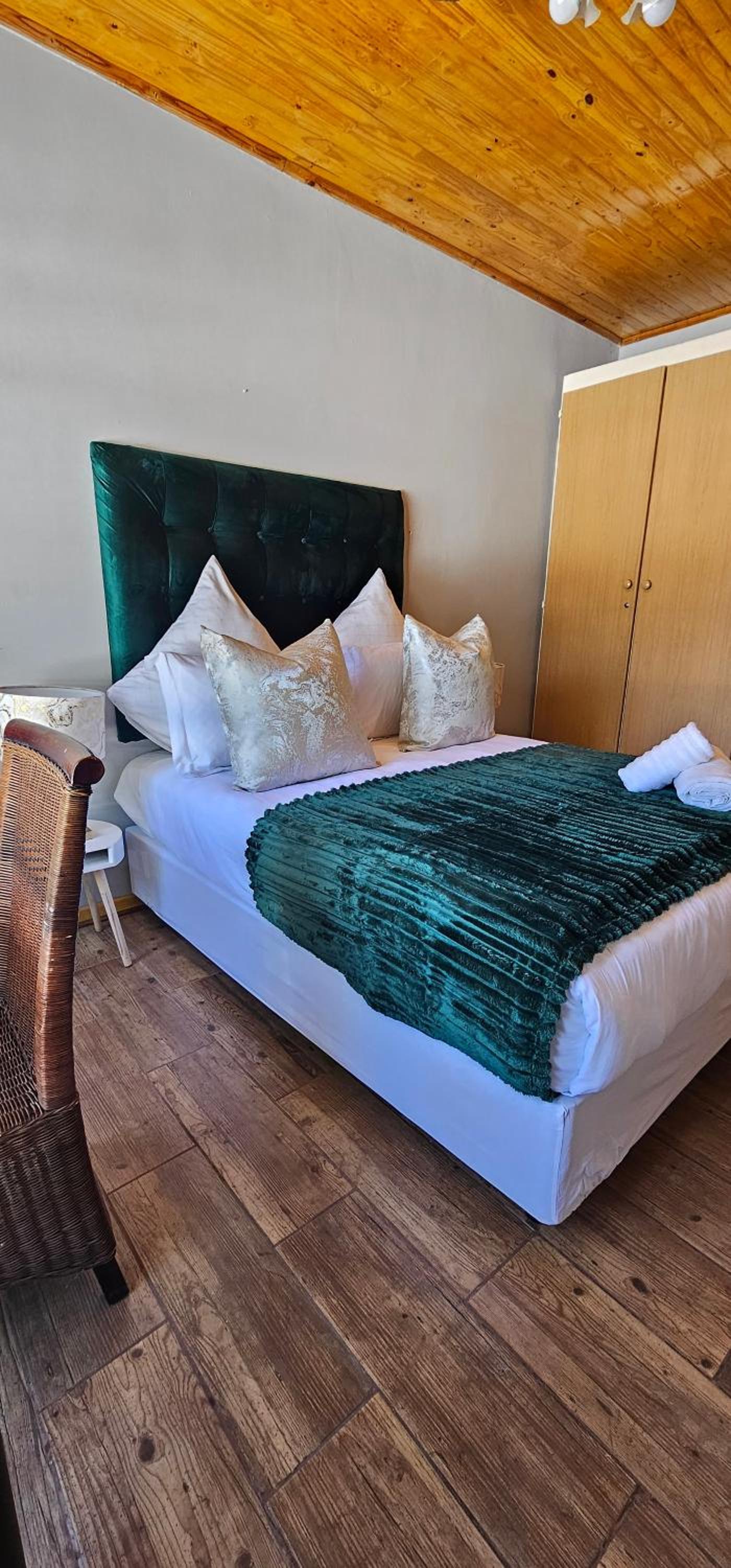 Deluxe Double Room with Shower photo 2