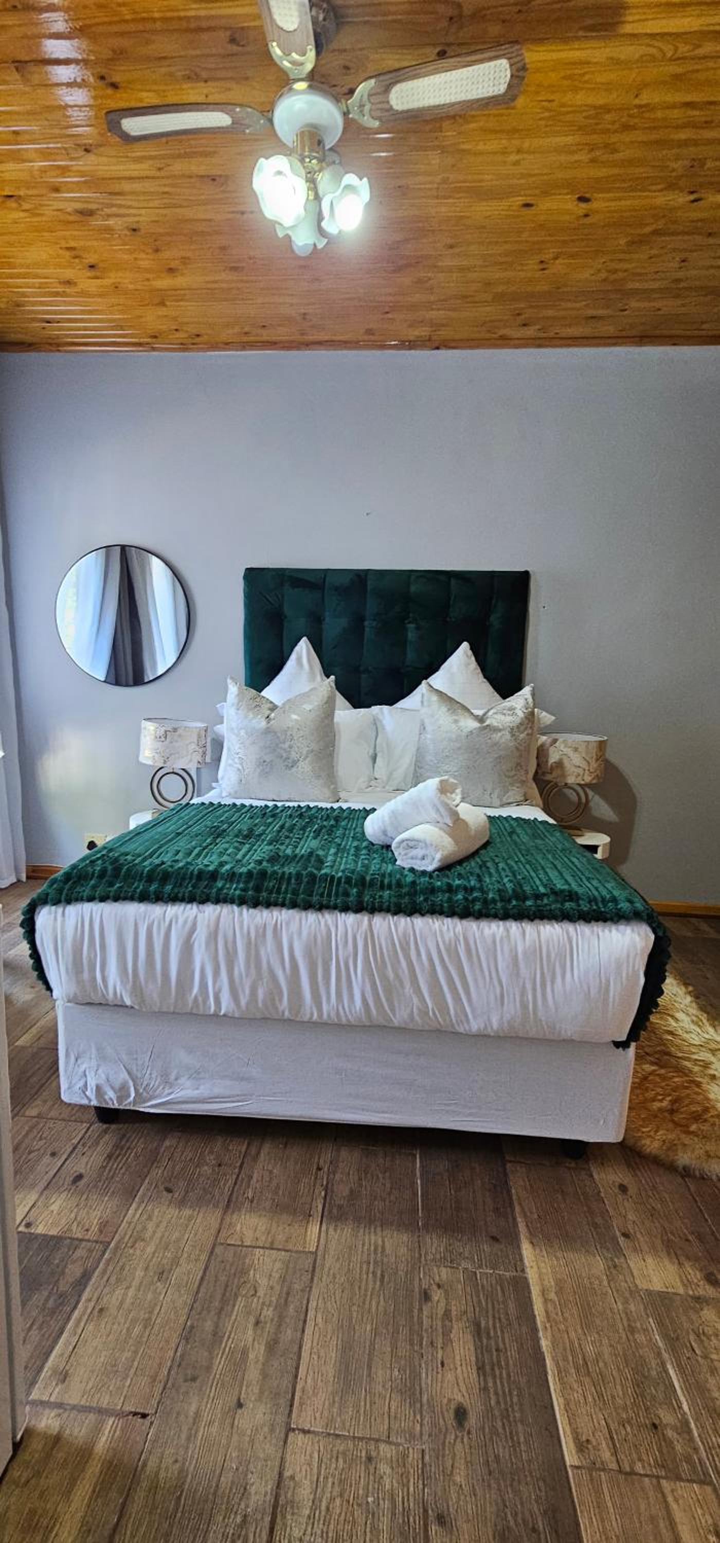 Deluxe Double Room with Shower photo 3