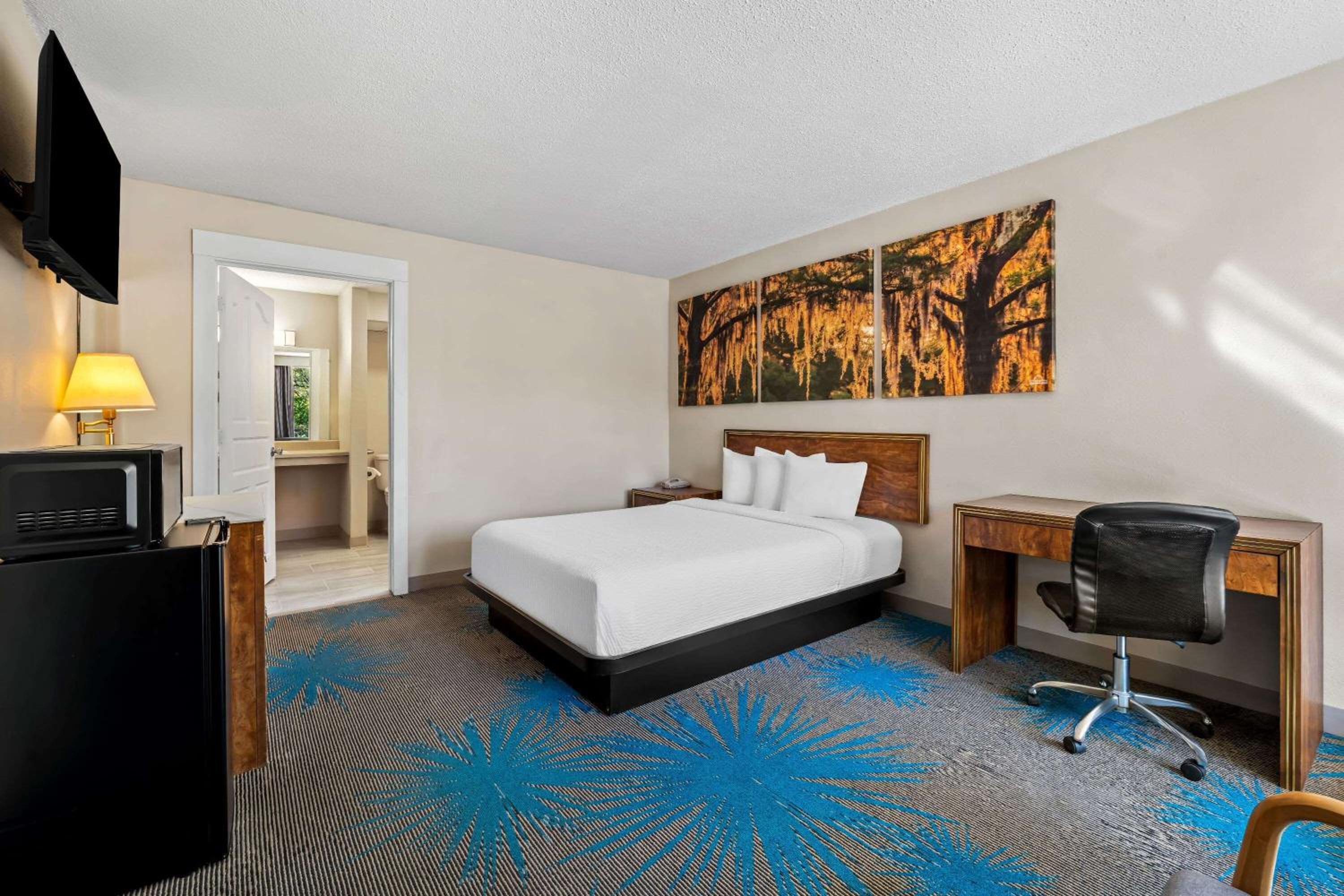 Economy Double Room - Non-Smoking - Photo 2