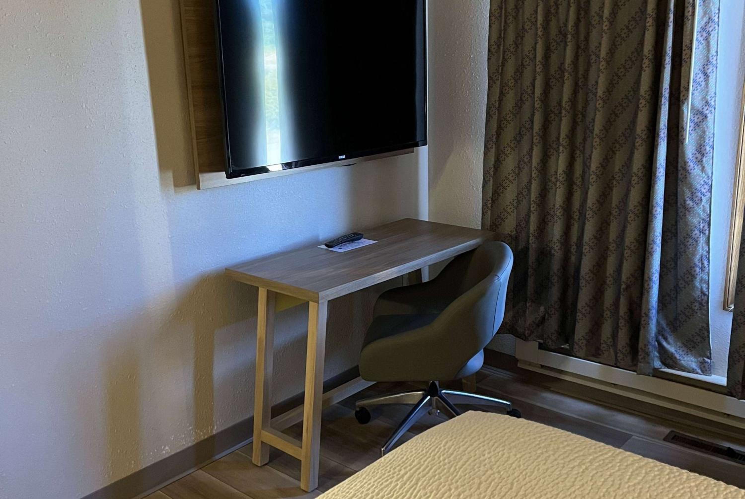 One-Bedroom King Suite - Non-Smoking - Photo 1