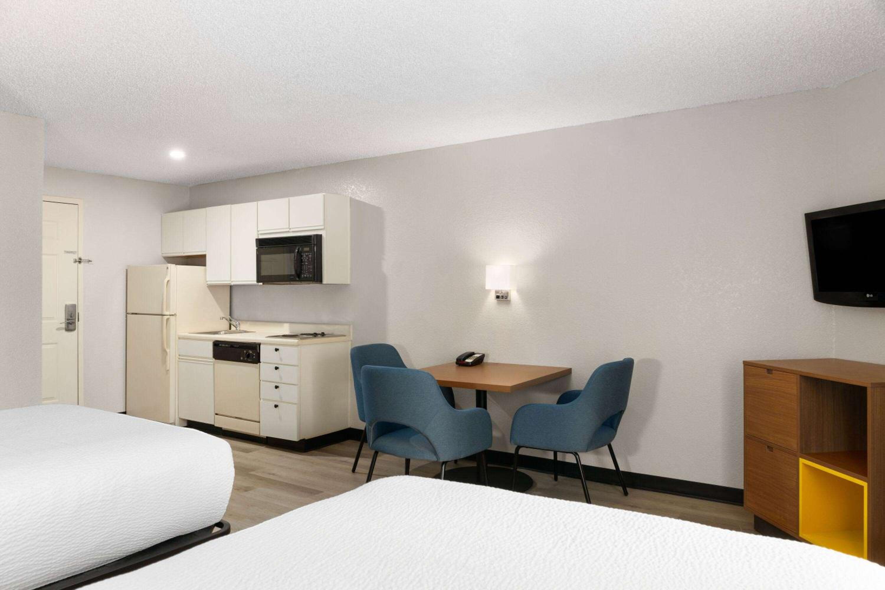 Deluxe Double Studio with Two Double Beds - Non-Smoking