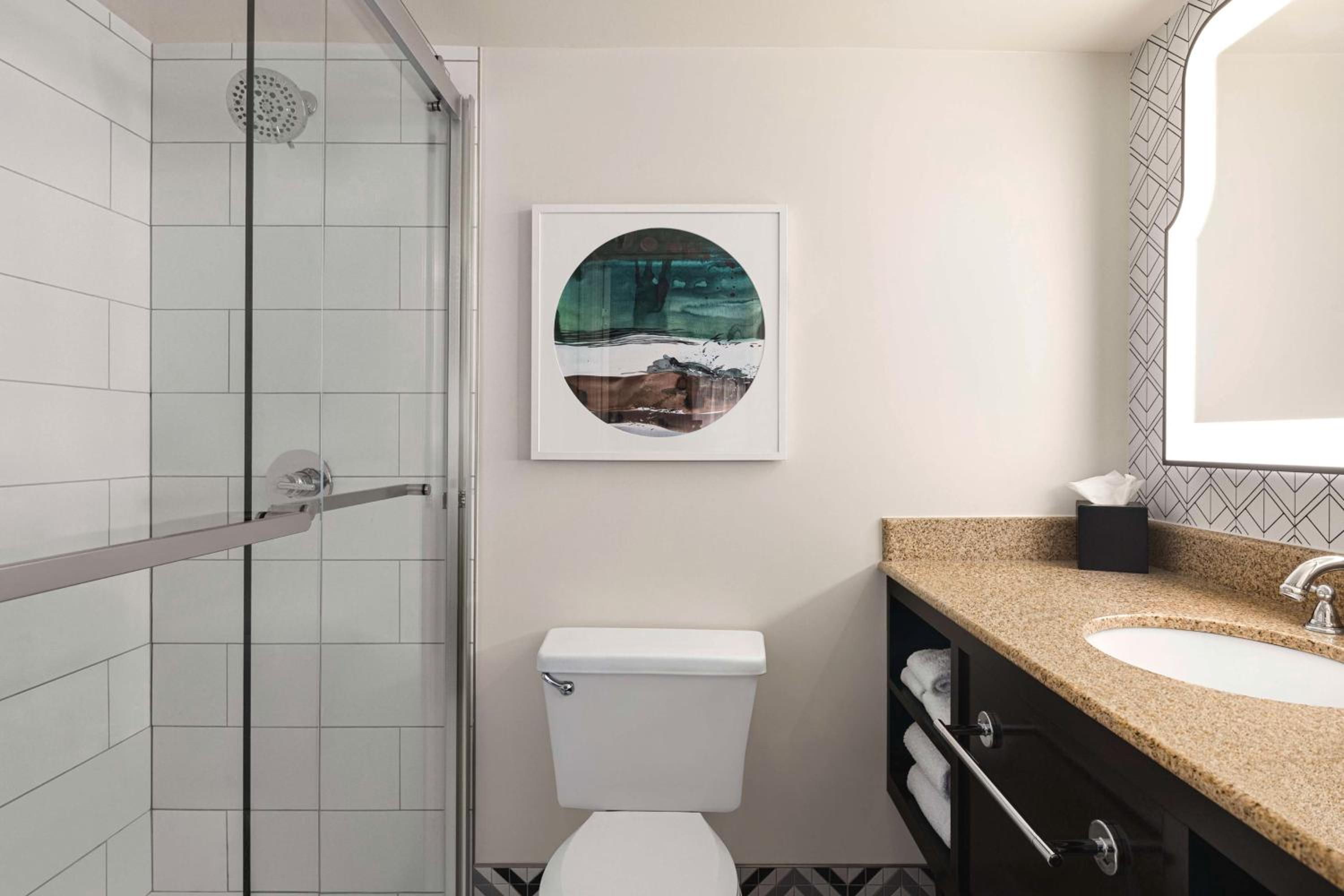 Two-Bedroom King Suite - Shower Only - Photo 3