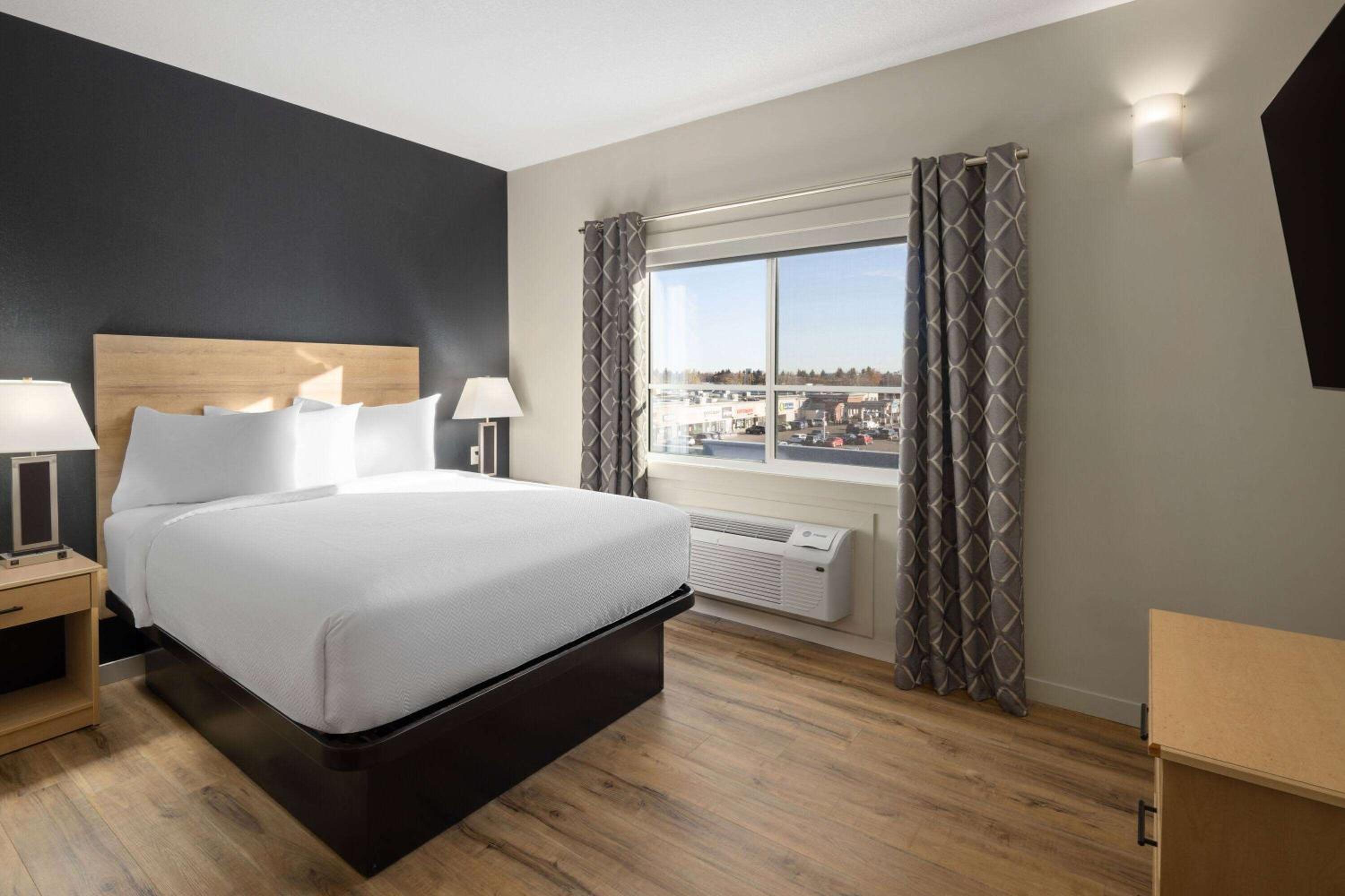 One-Bedroom Loft Suite with Two Queen Beds - Non-Smoking photo 1