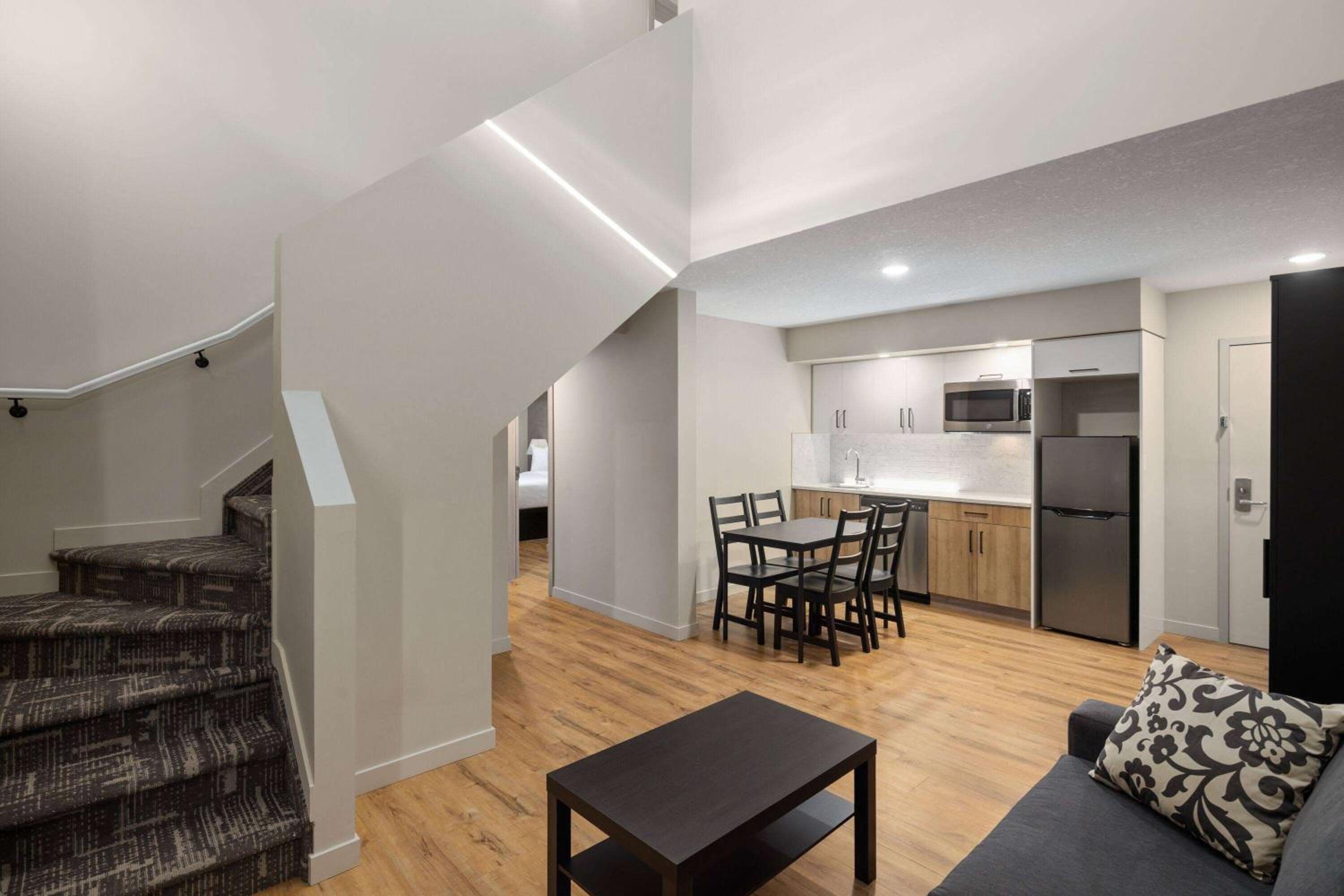 Two-Bedroom Loft Suite with Three Queen Beds - Non-Smoking photo 1