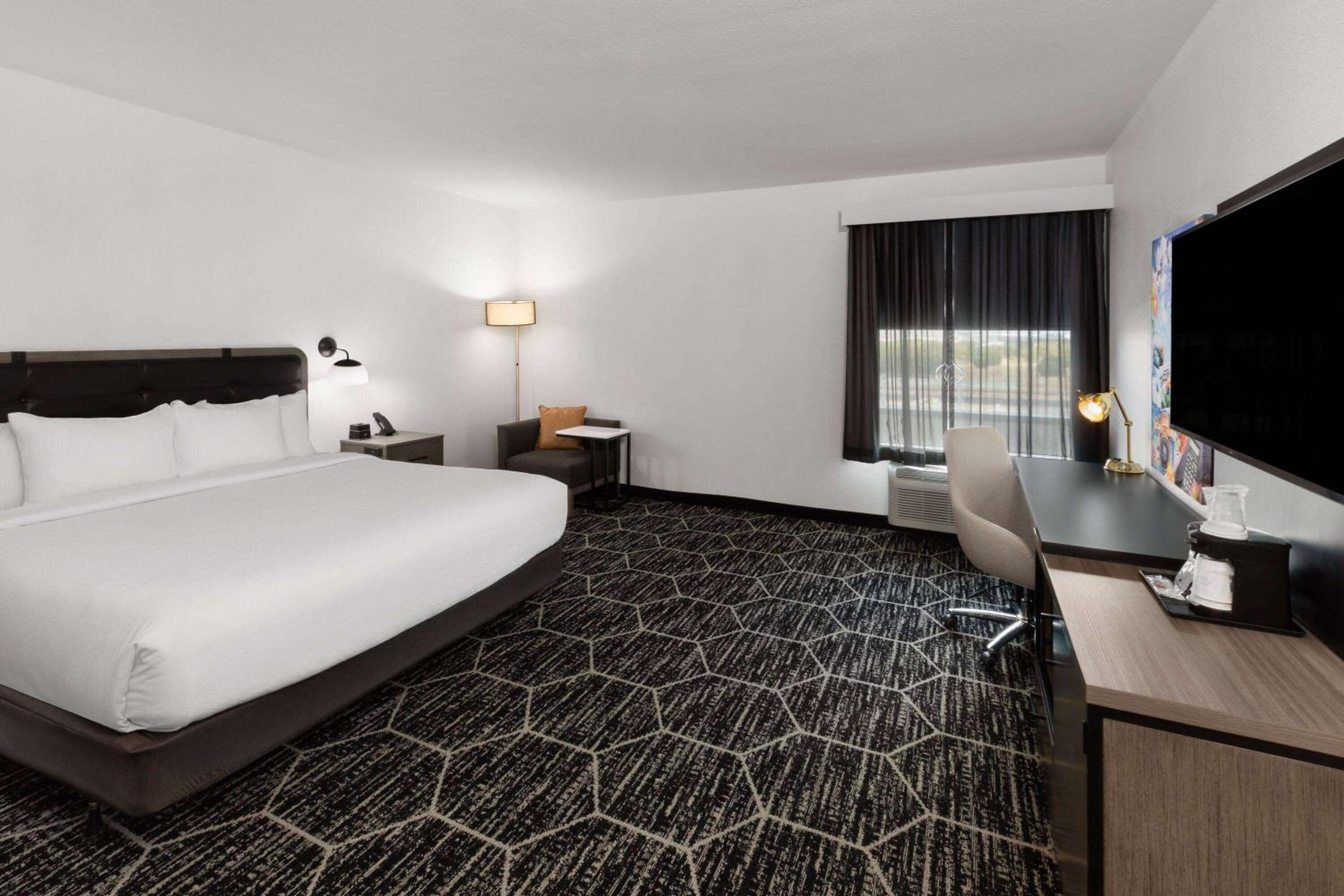 King Room - Mobility Access/Non-Smoking - Photo 1