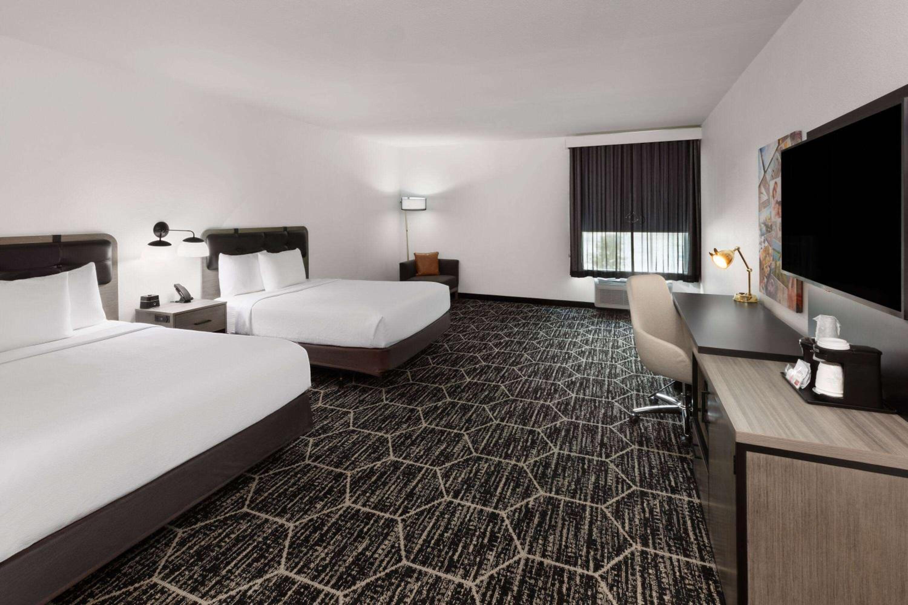 Queen Room with Two Queen Beds - Mobility Access/Non-Smoking - Photo 1
