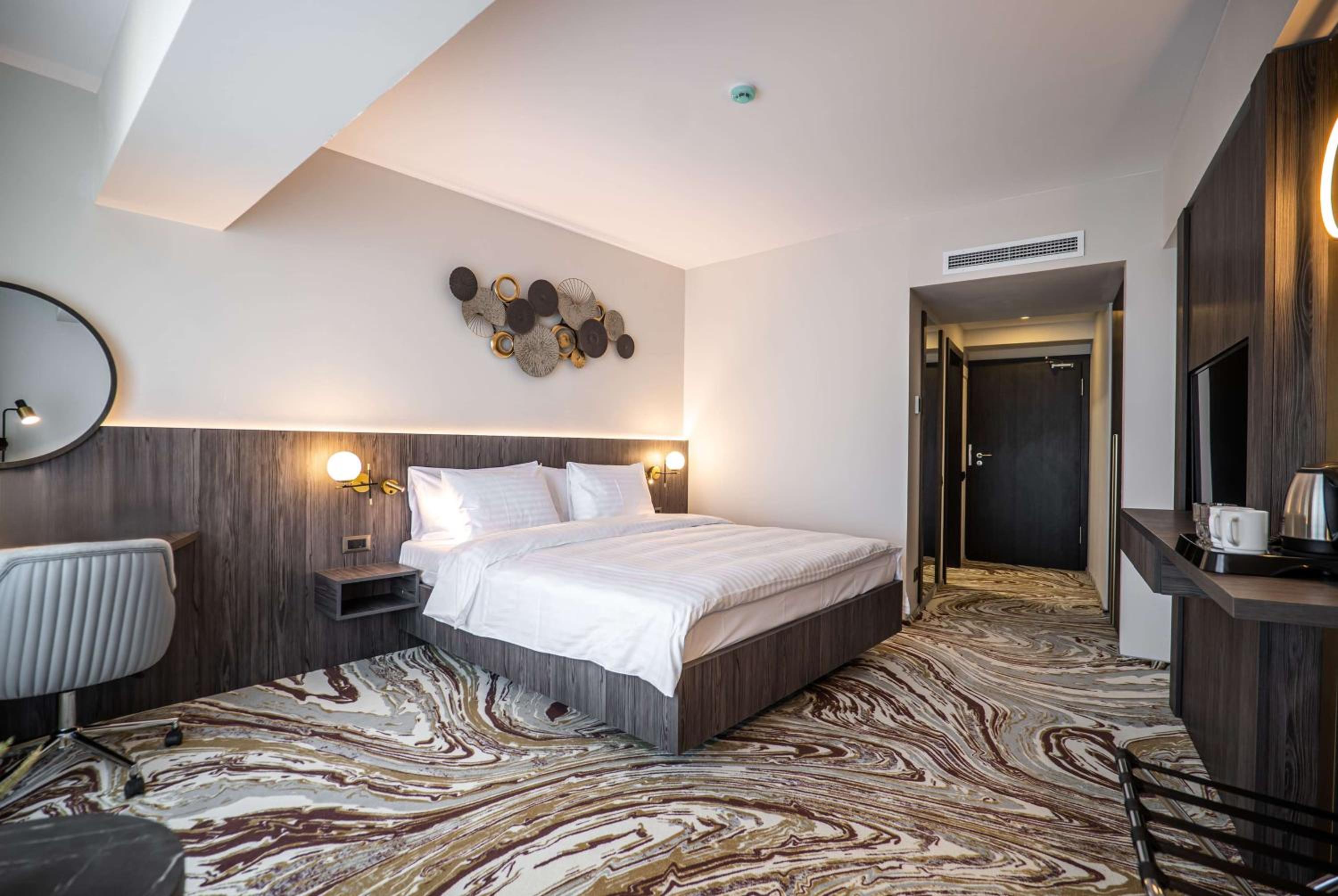 Superior King Room - Photo 1