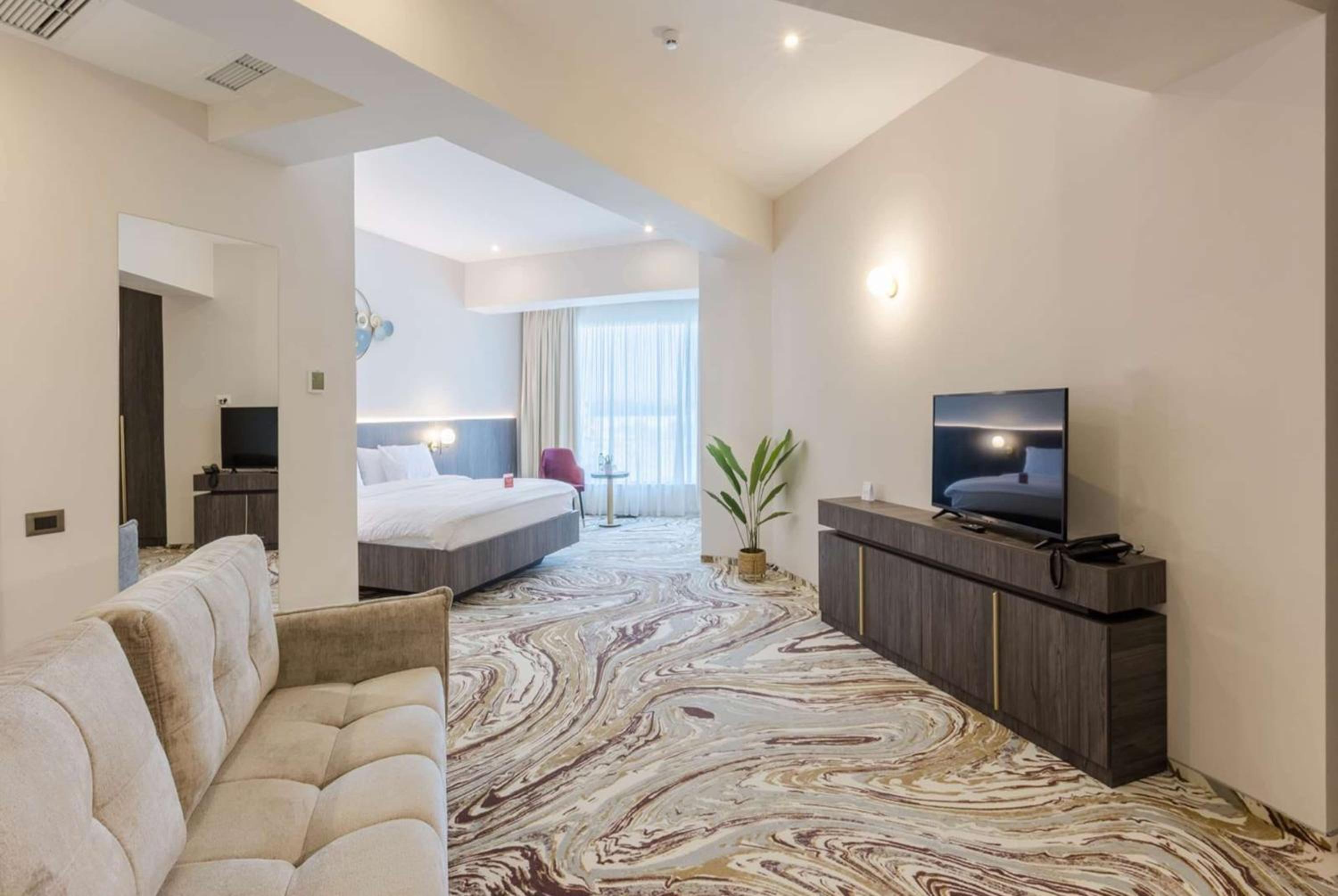 Junior King Suite photo 1
