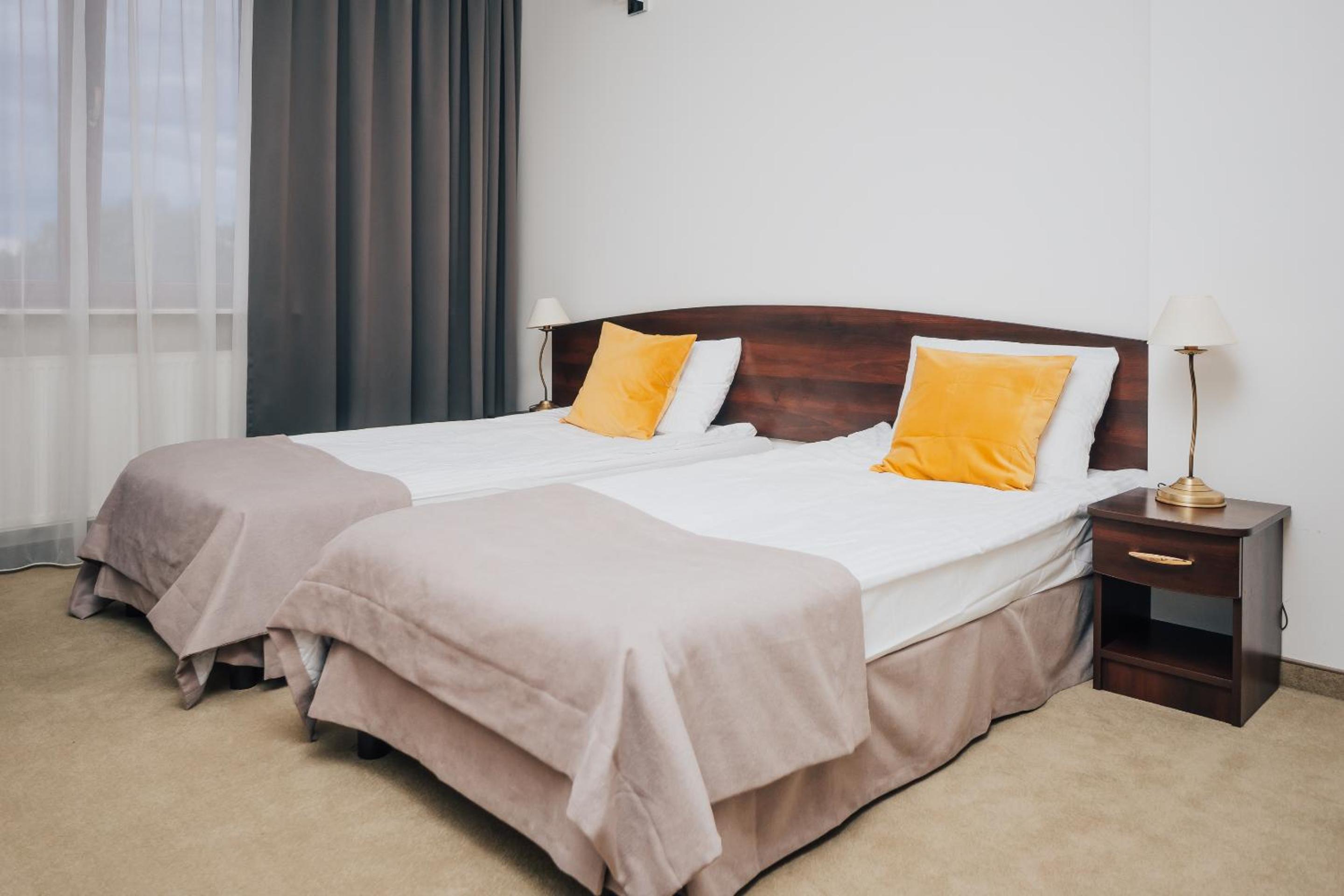 Economy Twin Room photo 1