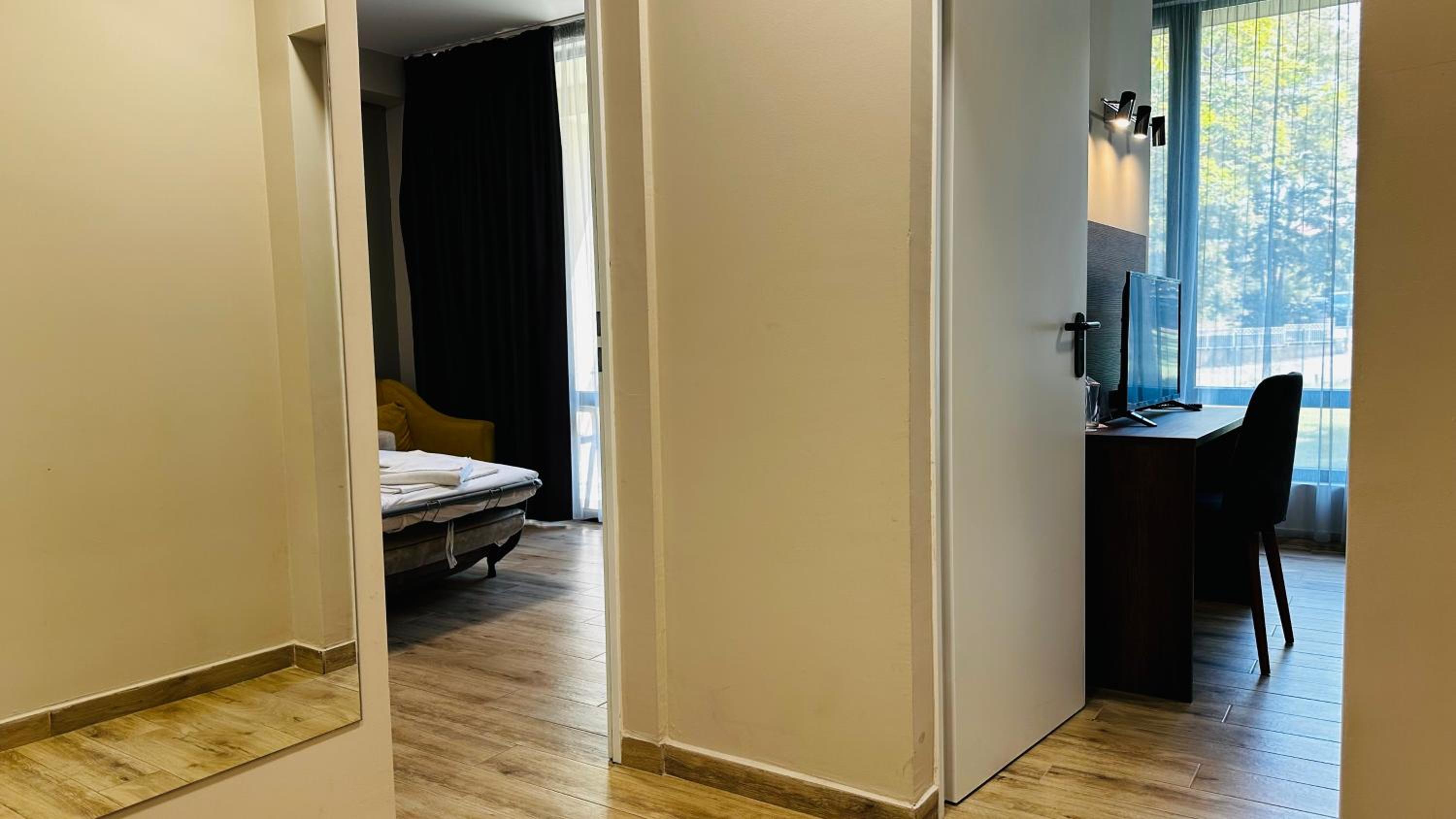 One-Bedroom Apartment photo 3