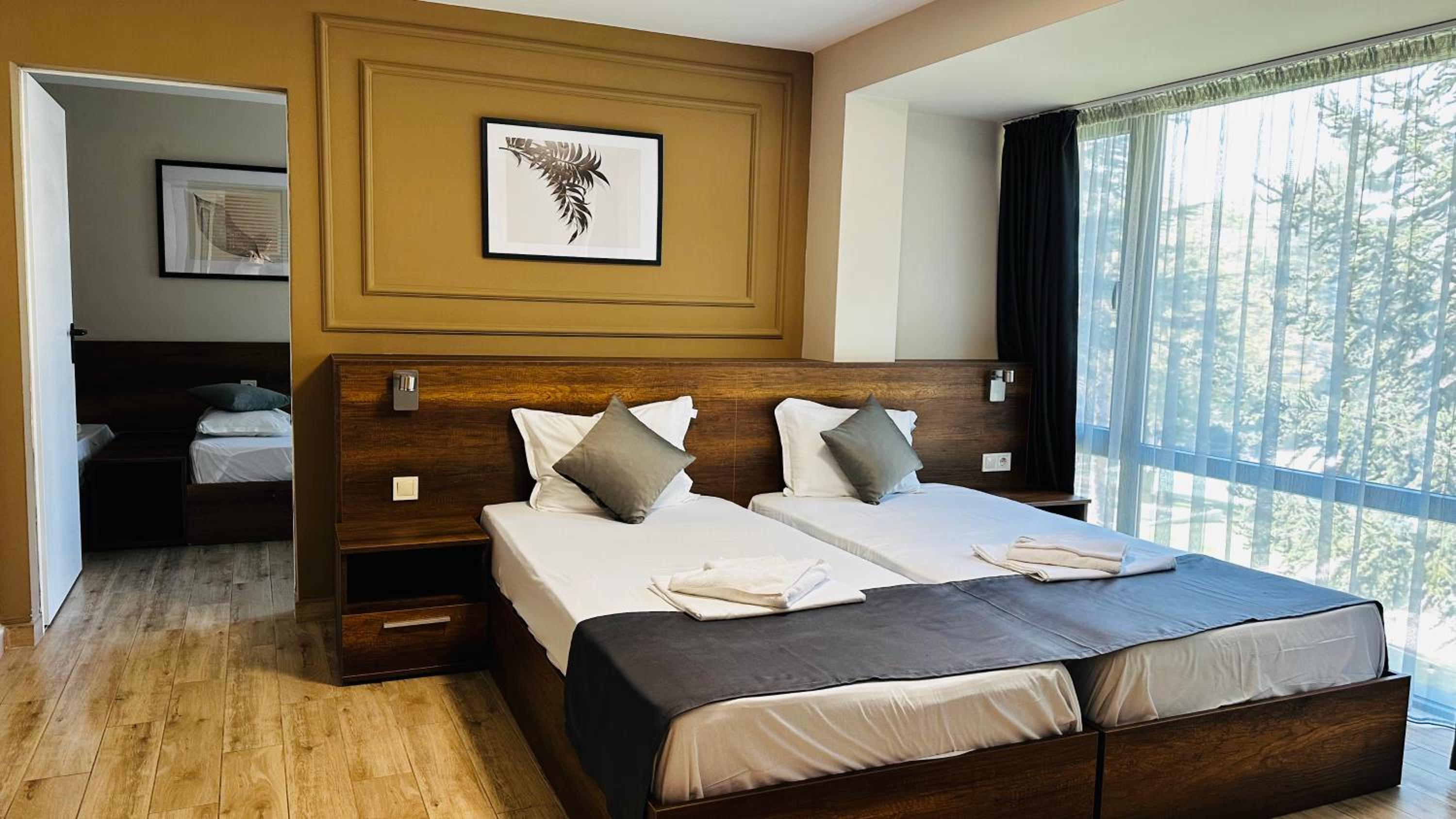 Deluxe Family Room