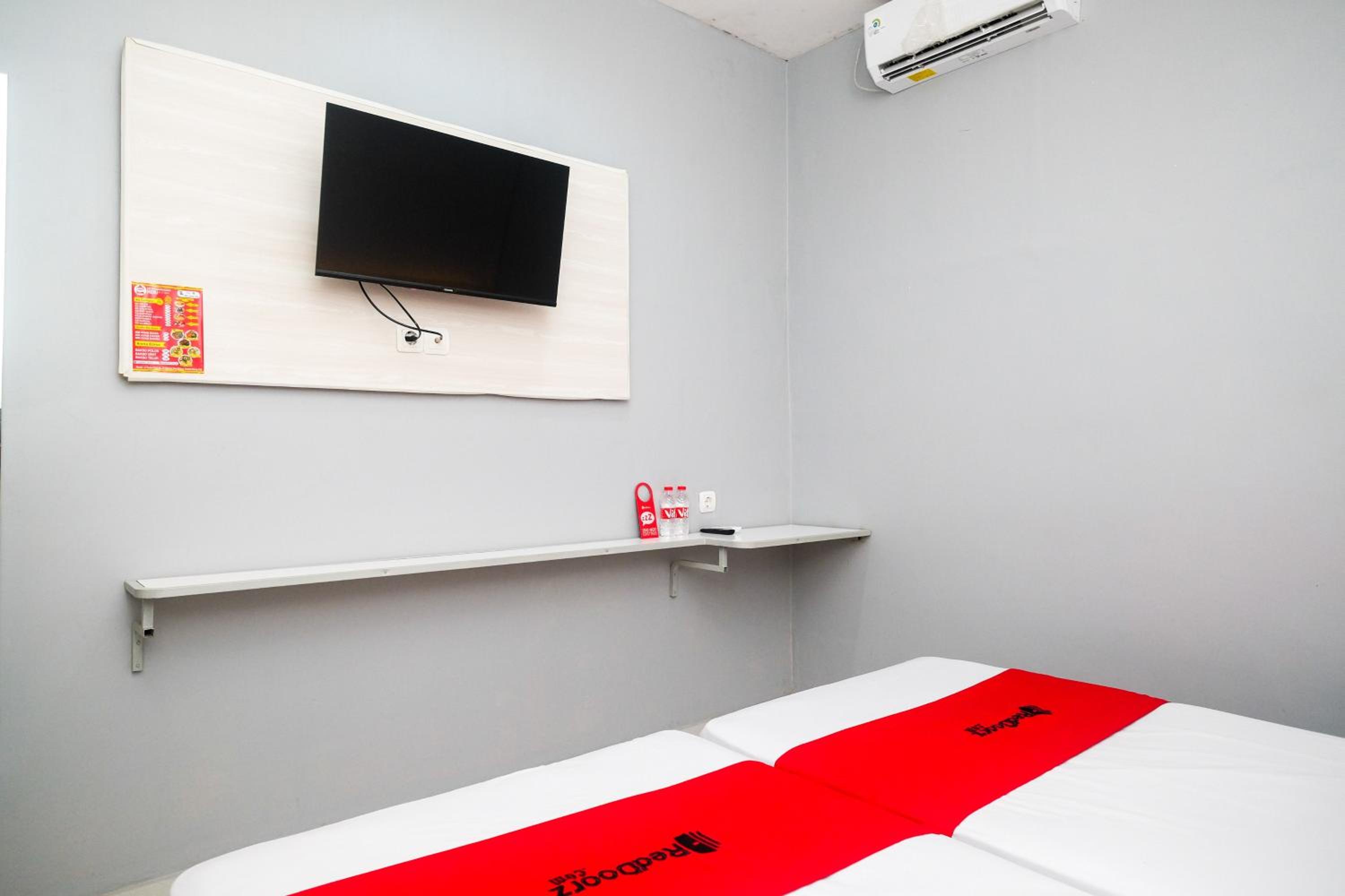 Standard Twin Room - Photo 2