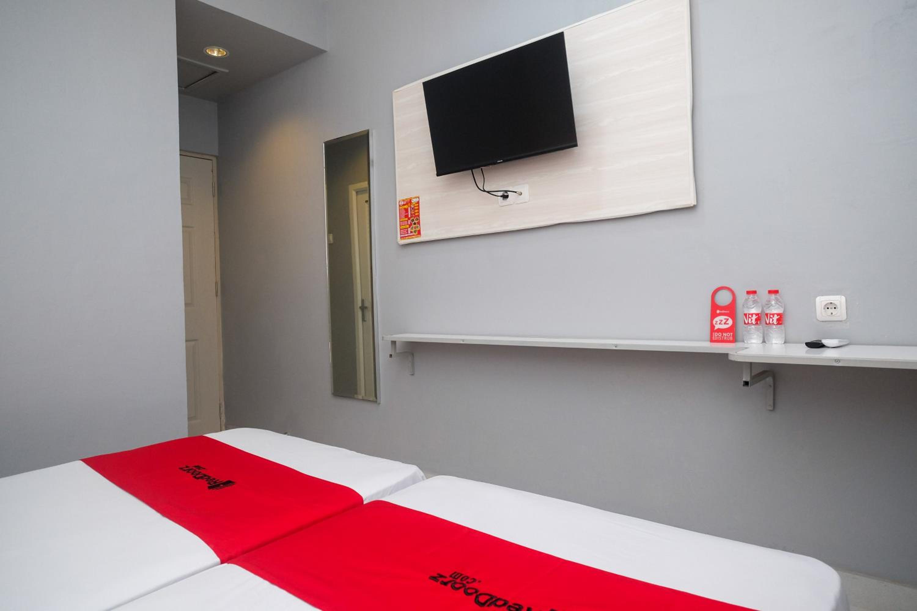 Standard Twin Room - Photo 3