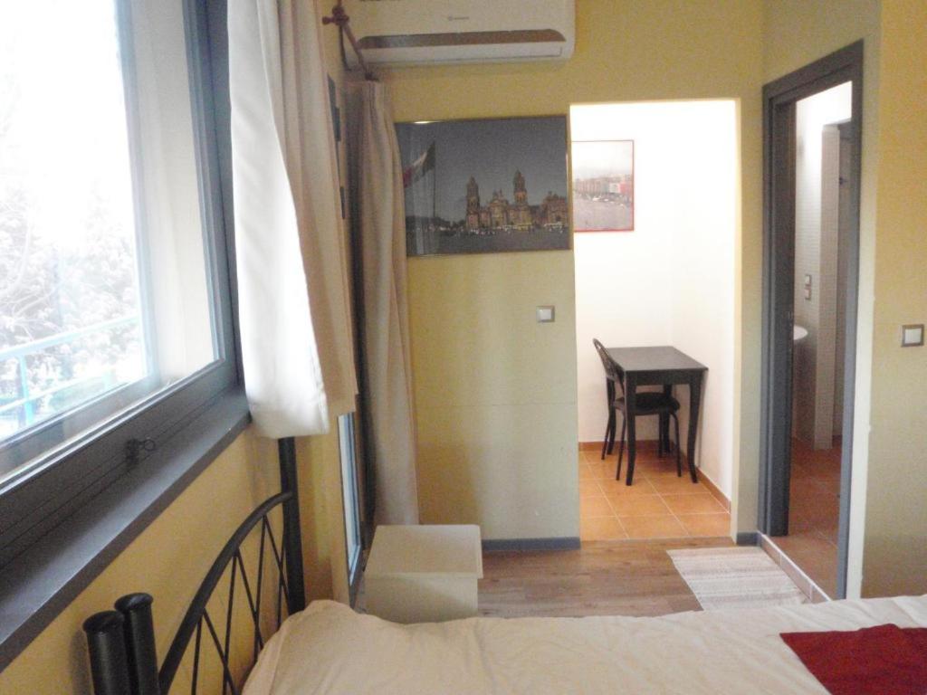 One-Bedroom Apartment (2 - 3 Adults)
