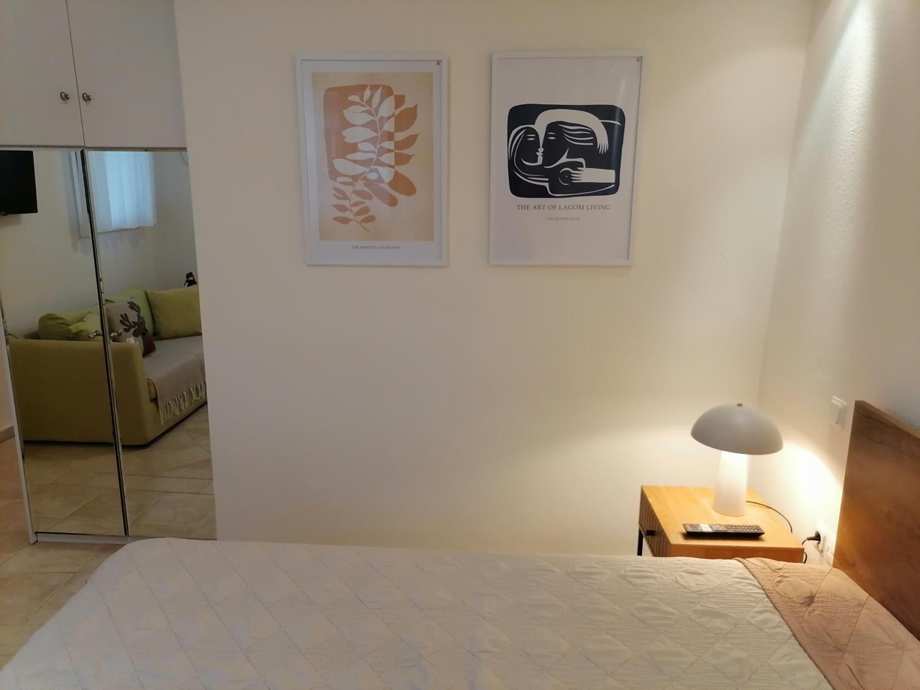 One-Bedroom Apartment photo 2