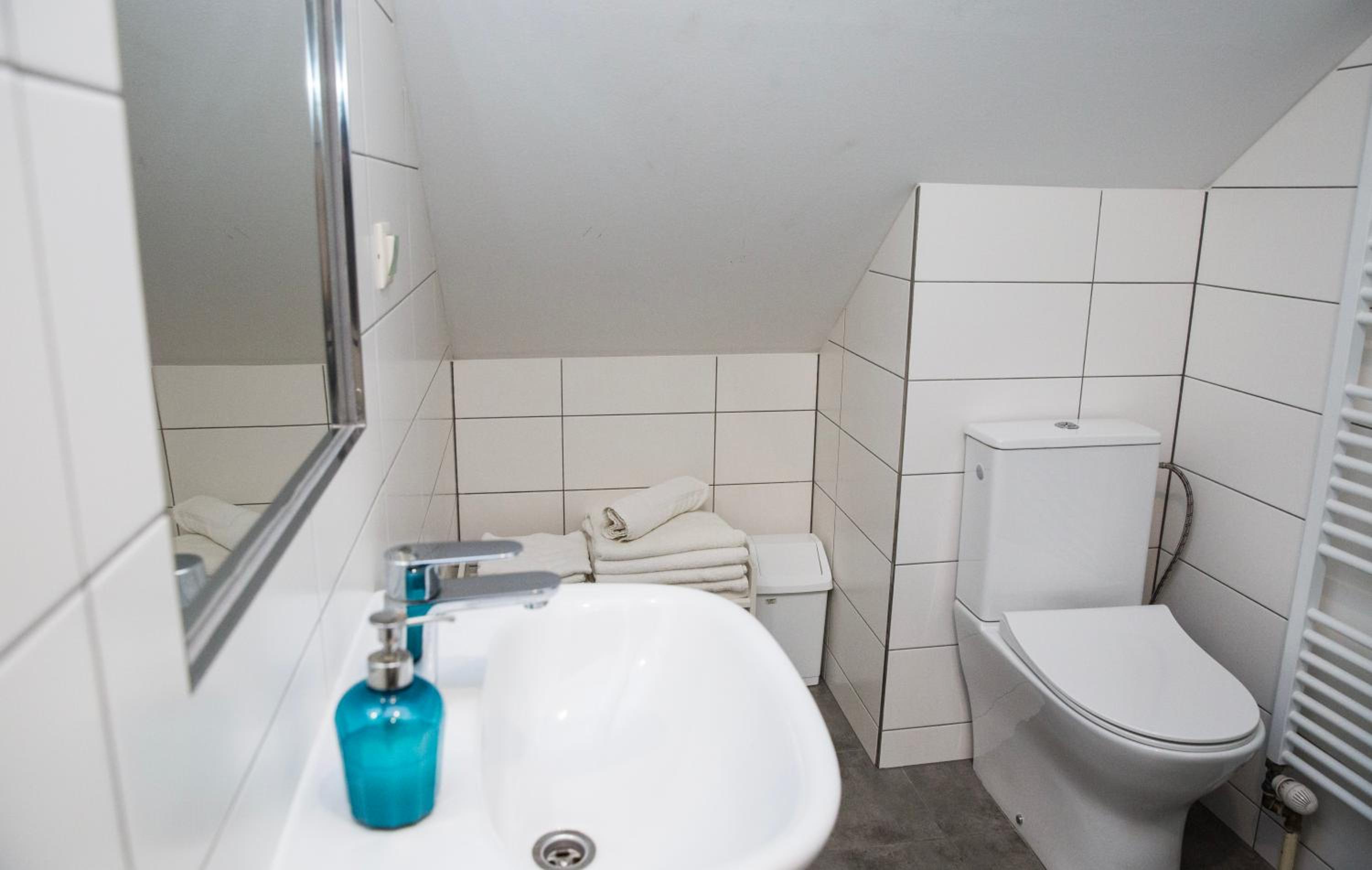Two-Bedroom Apartment - Photo 4