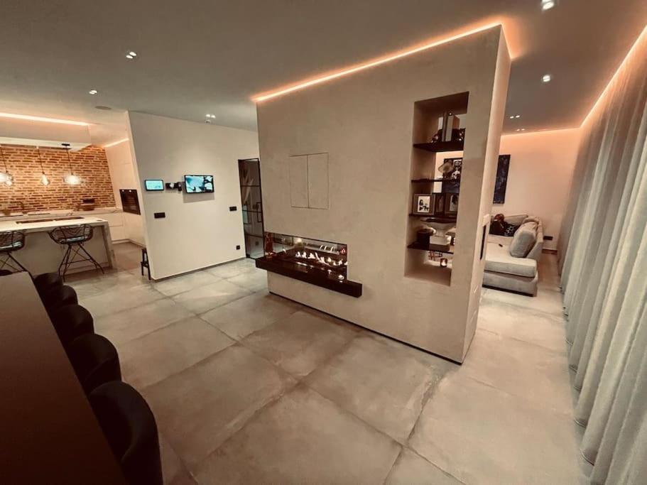 Villa photo 2